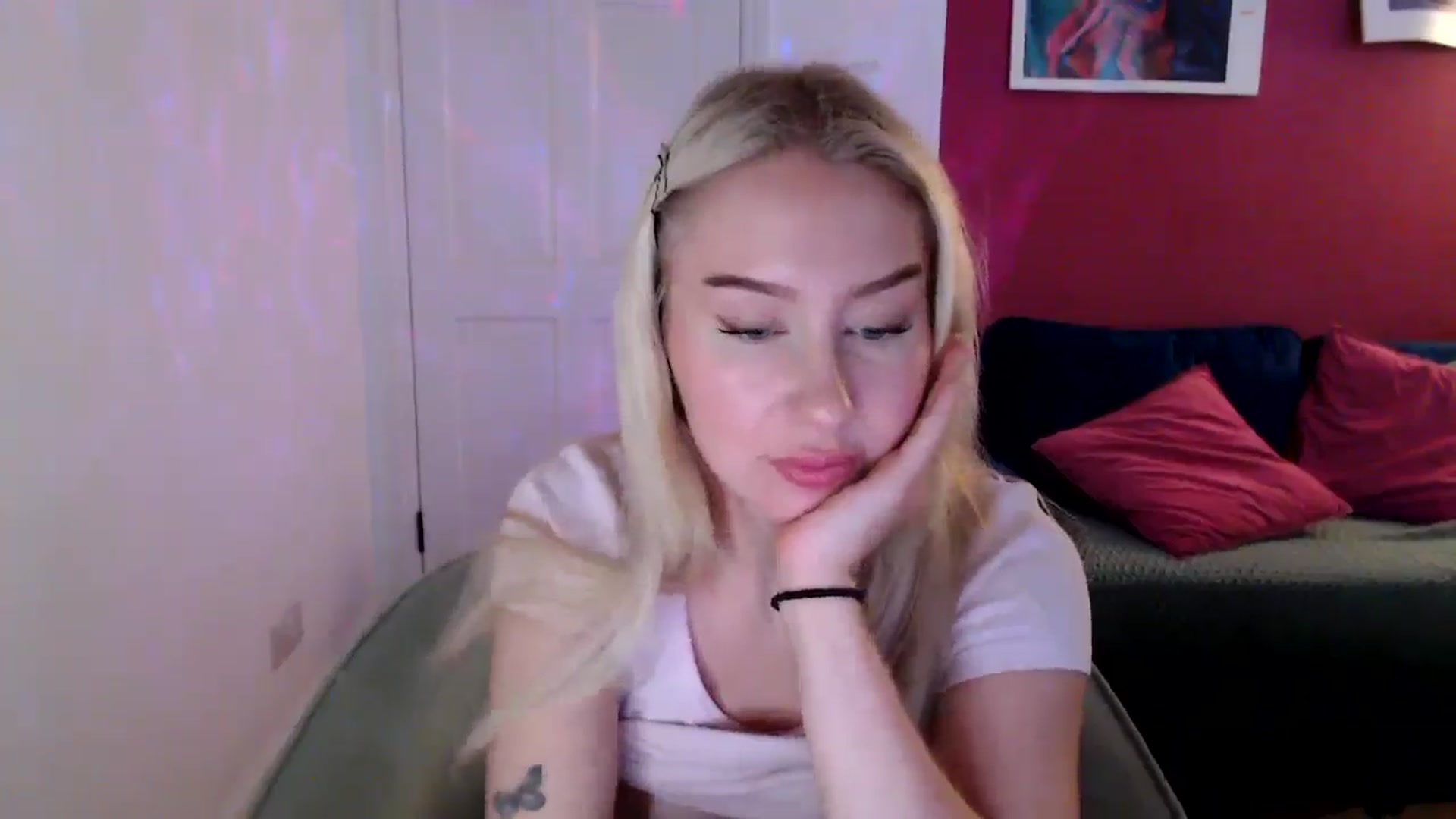 Gallery image thumbnail from PetiteAvax's myfreecams stream on, 10/22/2024, 19:50 image 9 of 20