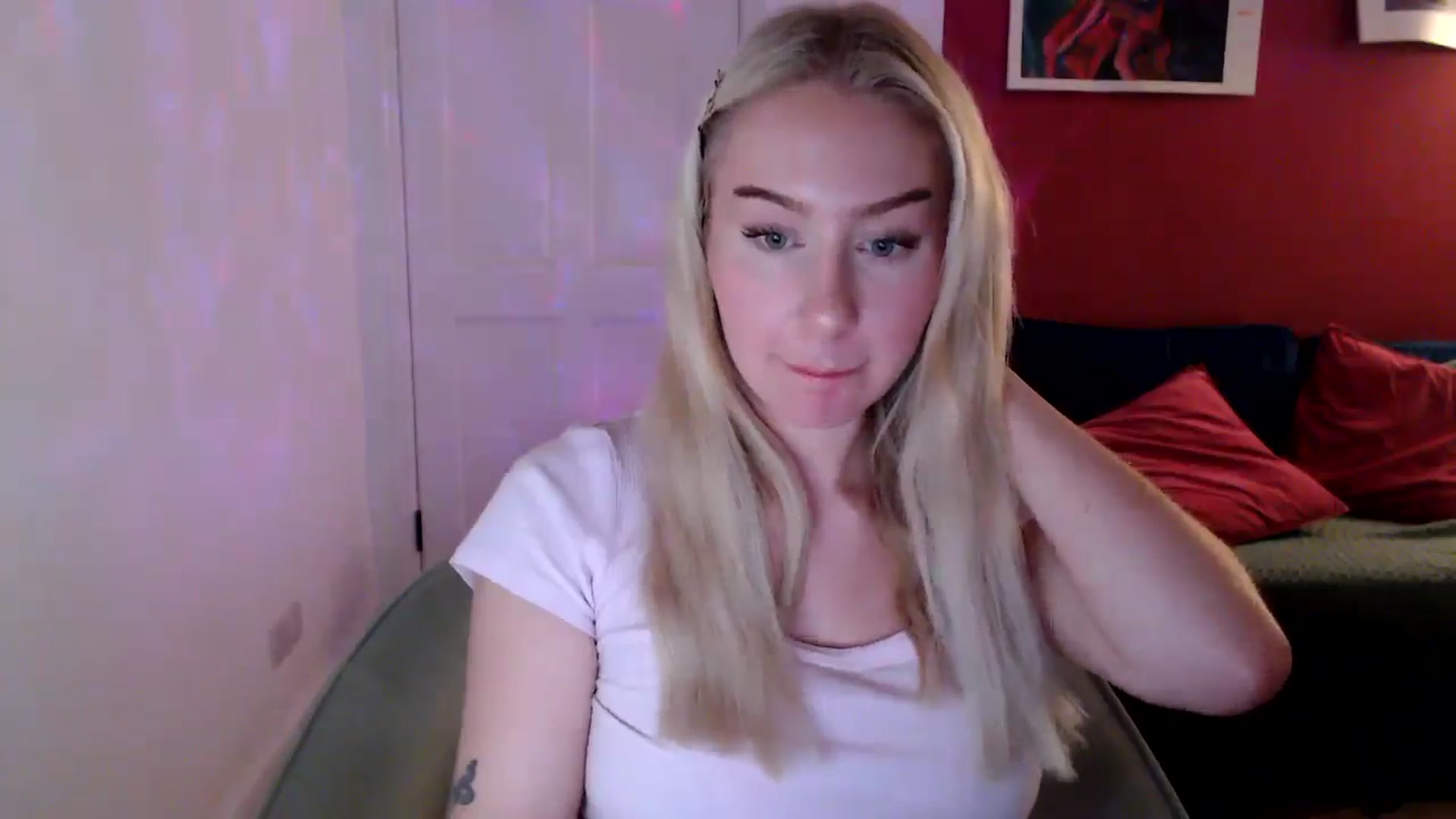 Gallery image thumbnail from PetiteAvax's myfreecams stream on, 10/22/2024, 19:50 image 7 of 20