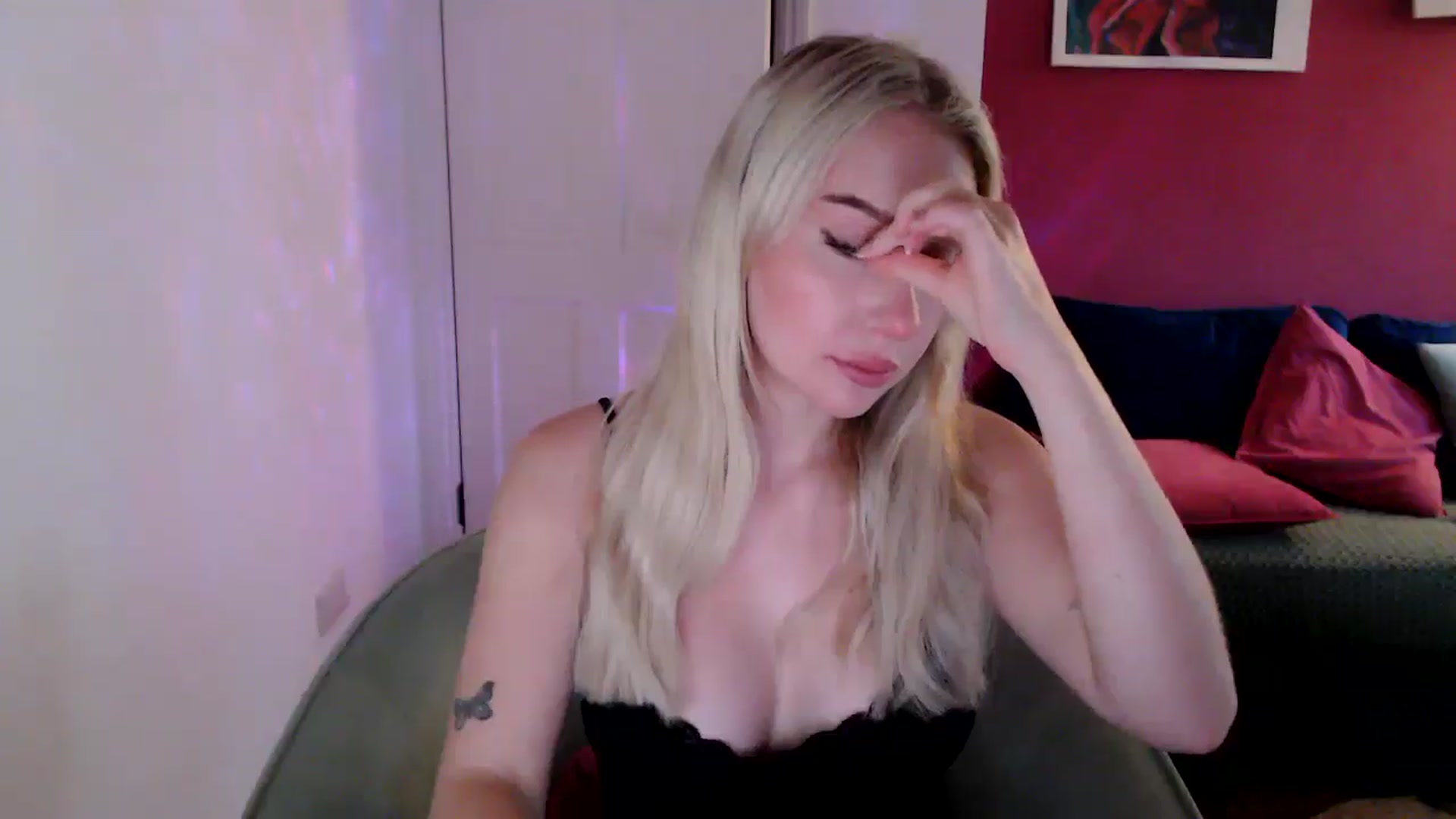 Gallery image thumbnail from PetiteAvax's myfreecams stream on, 10/23/2024, 09:05 image 17 of 20