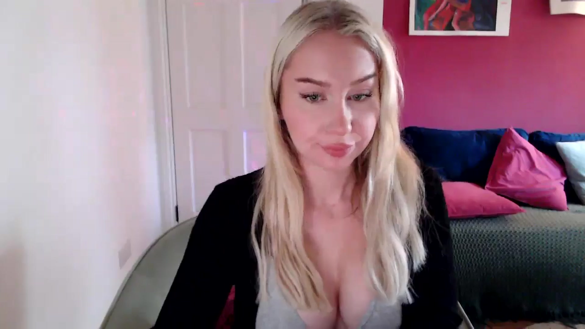 Gallery image thumbnail from PetiteAvax's myfreecams stream on, 10/23/2024, 09:44 image 15 of 20