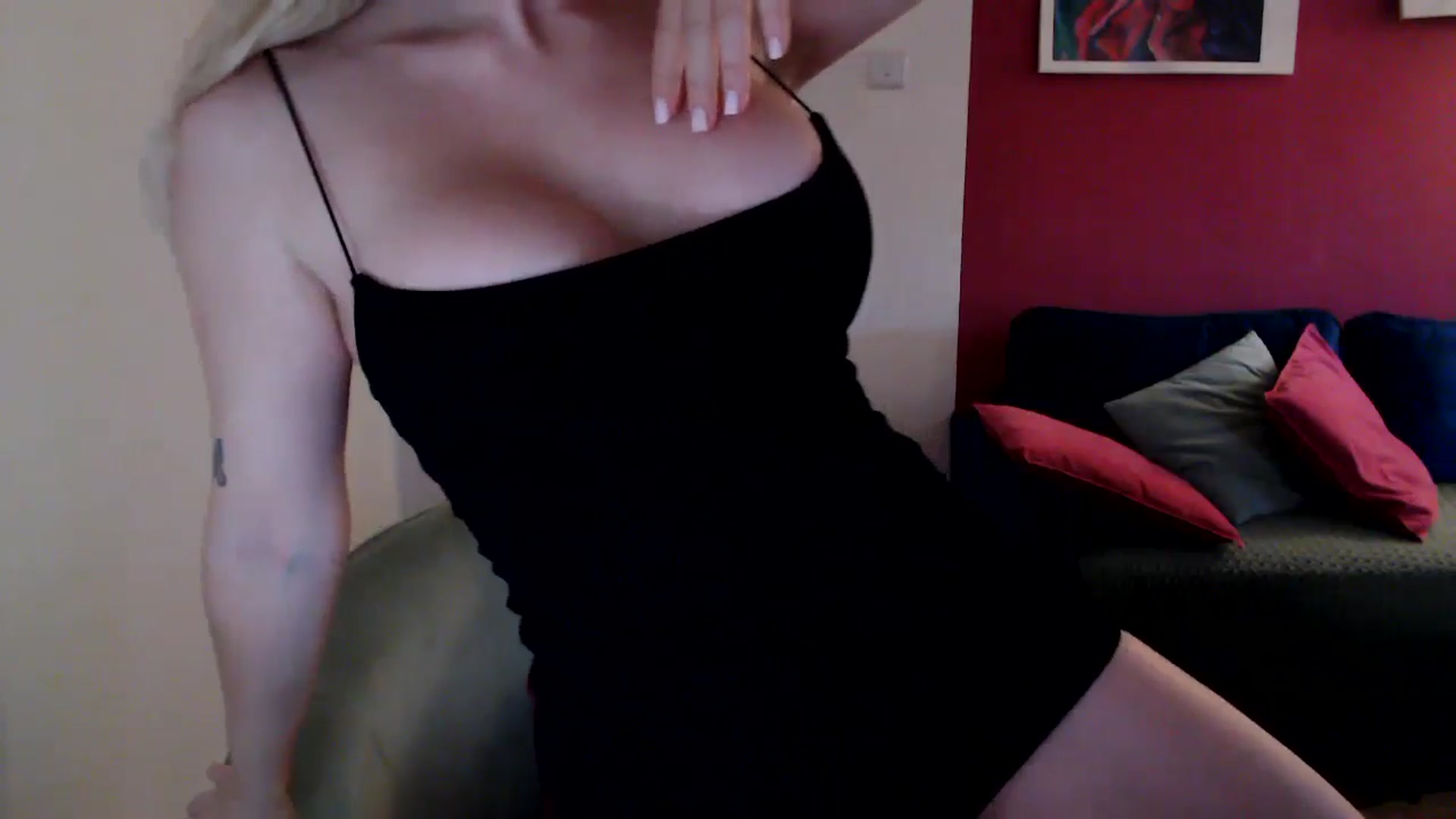 Gallery image thumbnail from PetiteAvax's myfreecams stream on, 10/23/2024, 17:12 image 8 of 20