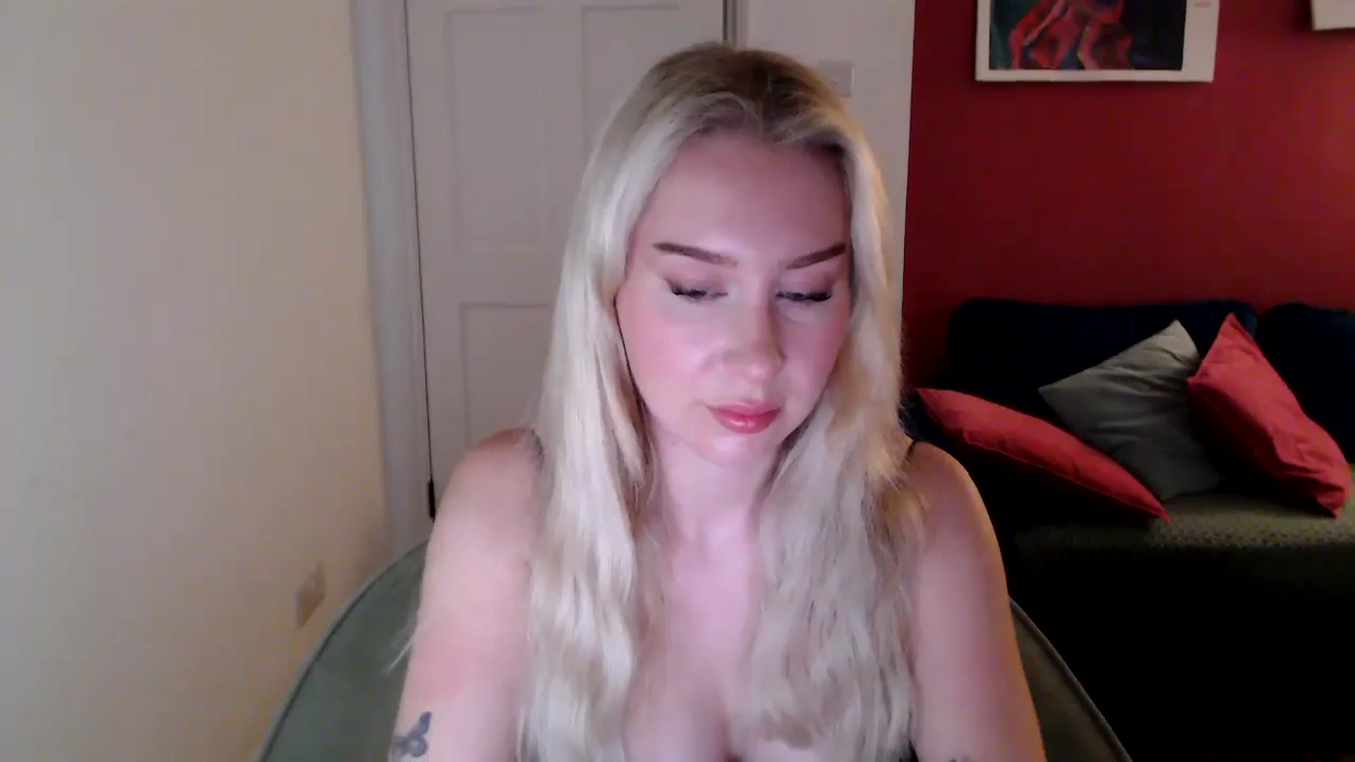 Gallery image thumbnail from PetiteAvax's myfreecams stream on, 10/23/2024, 17:54 image 8 of 20