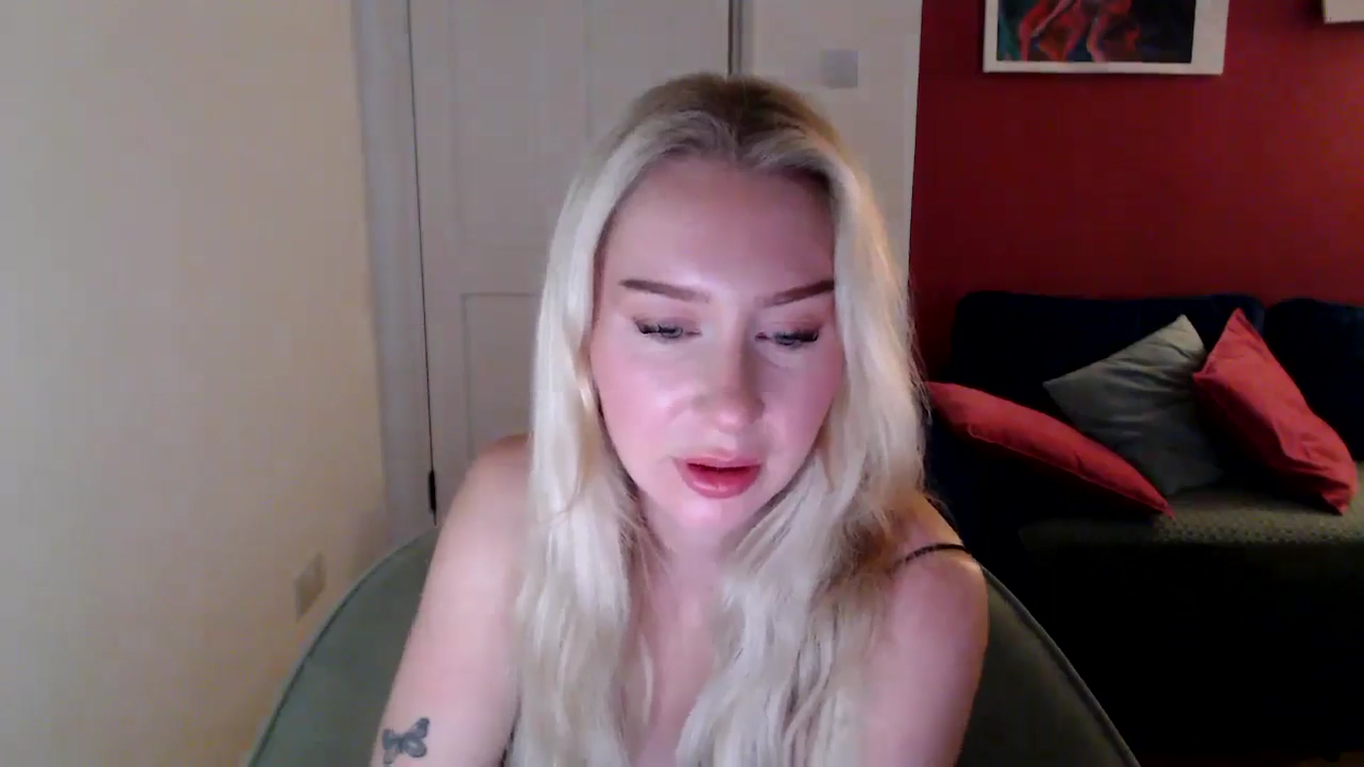 Gallery image thumbnail from PetiteAvax's myfreecams stream on, 10/23/2024, 17:54 image 12 of 20
