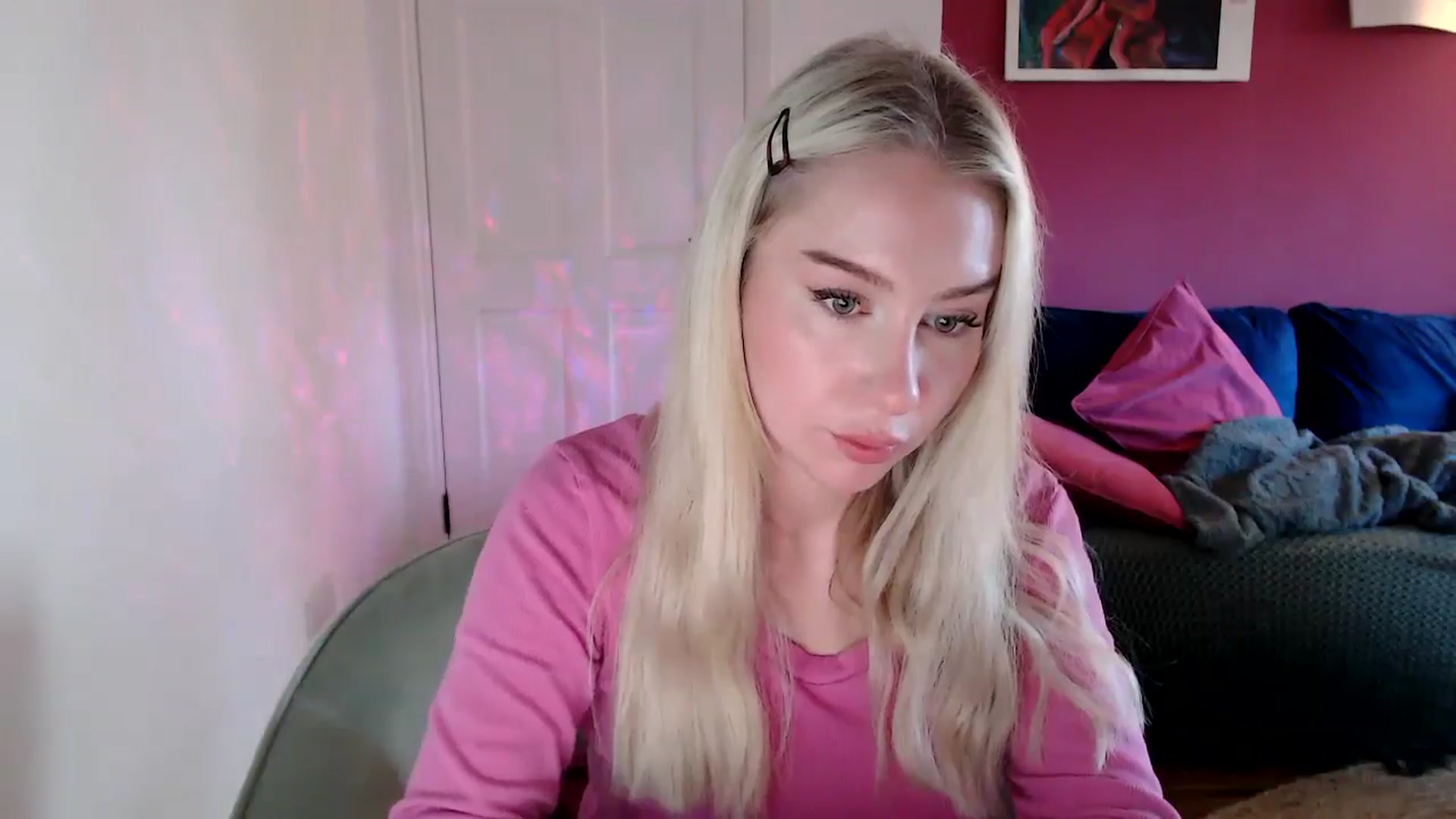 Gallery image thumbnail from PetiteAvax's myfreecams stream on, 10/24/2024, 09:16 image 3 of 20