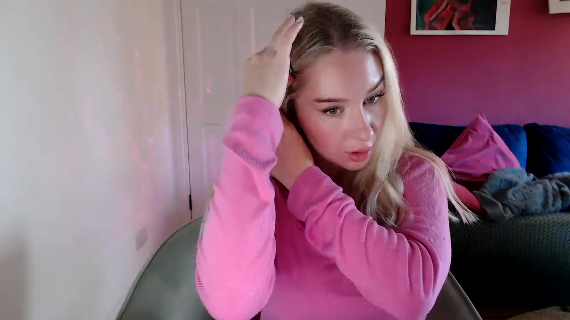 Gallery image thumbnail from PetiteAvax's myfreecams stream on, 10/24/2024, 09:16 image 18 of 20