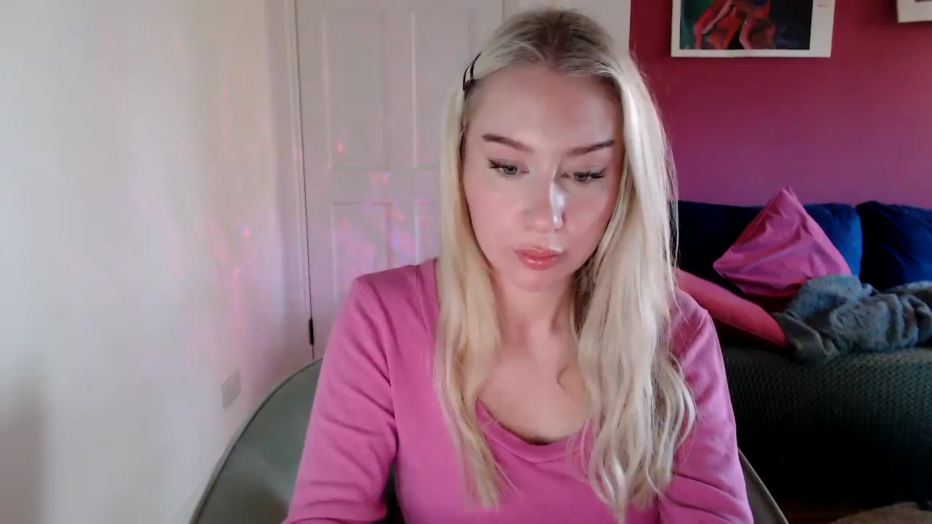 Gallery image thumbnail from PetiteAvax's myfreecams stream on, 10/24/2024, 09:16 image 20 of 20