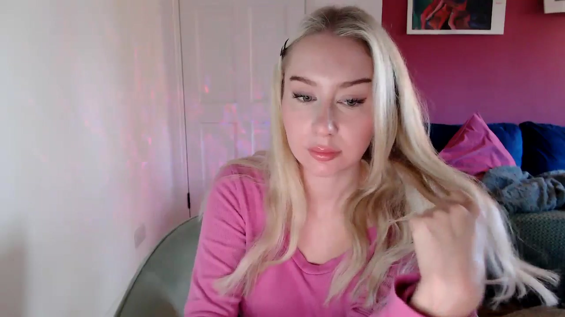 Gallery image thumbnail from PetiteAvax's myfreecams stream on, 10/24/2024, 09:16 image 12 of 20