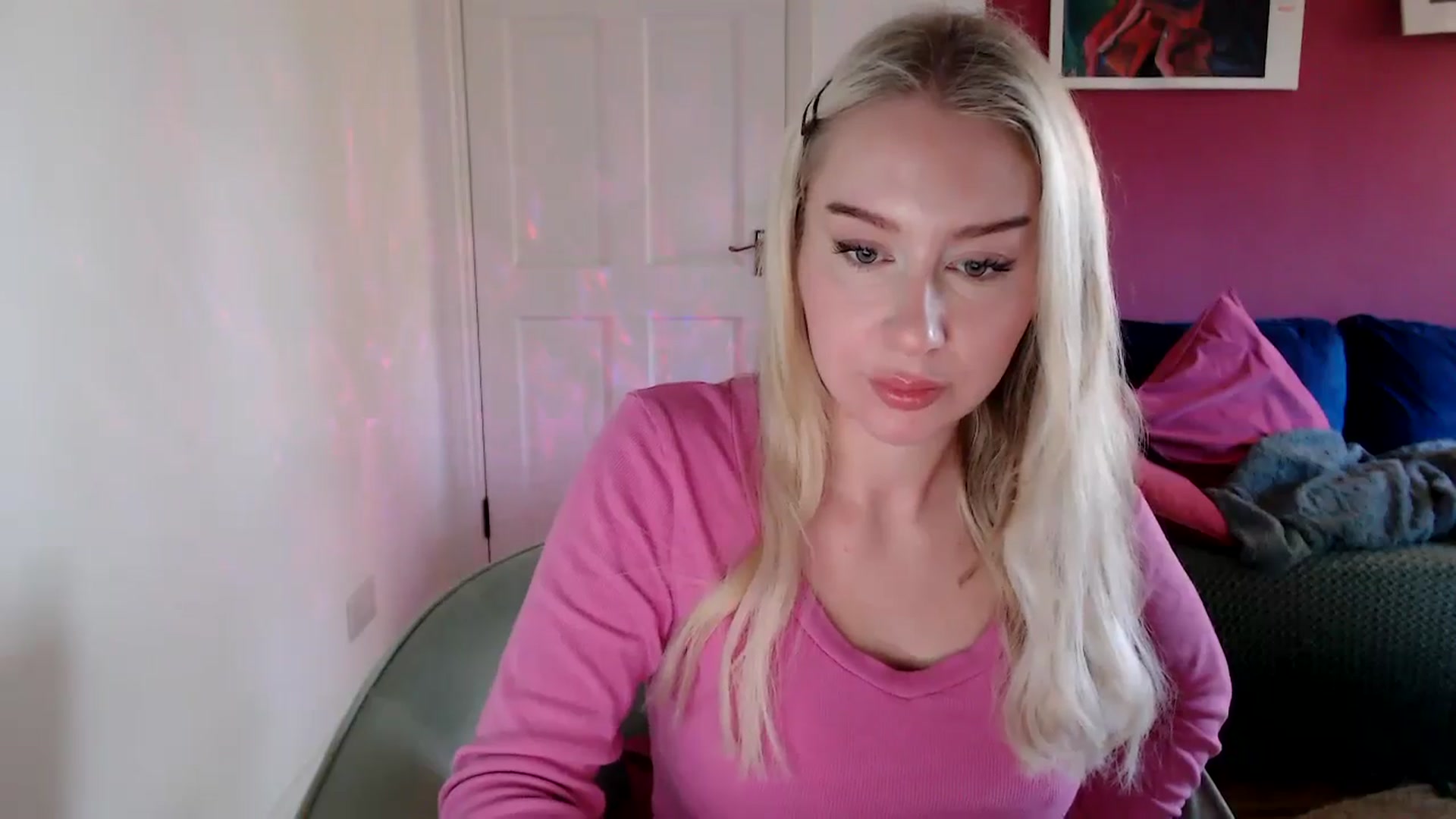 Gallery image thumbnail from PetiteAvax's myfreecams stream on, 10/24/2024, 09:16 image 19 of 20