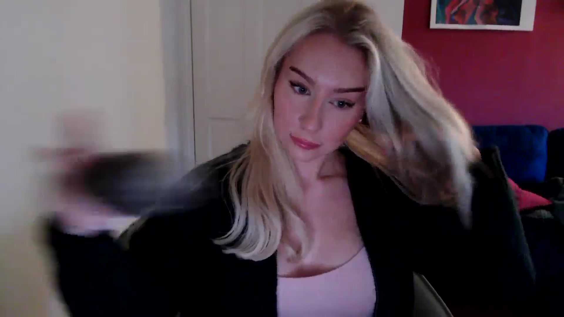 Gallery image thumbnail from PetiteAvax's myfreecams stream on, 10/25/2024, 15:06 image 16 of 20