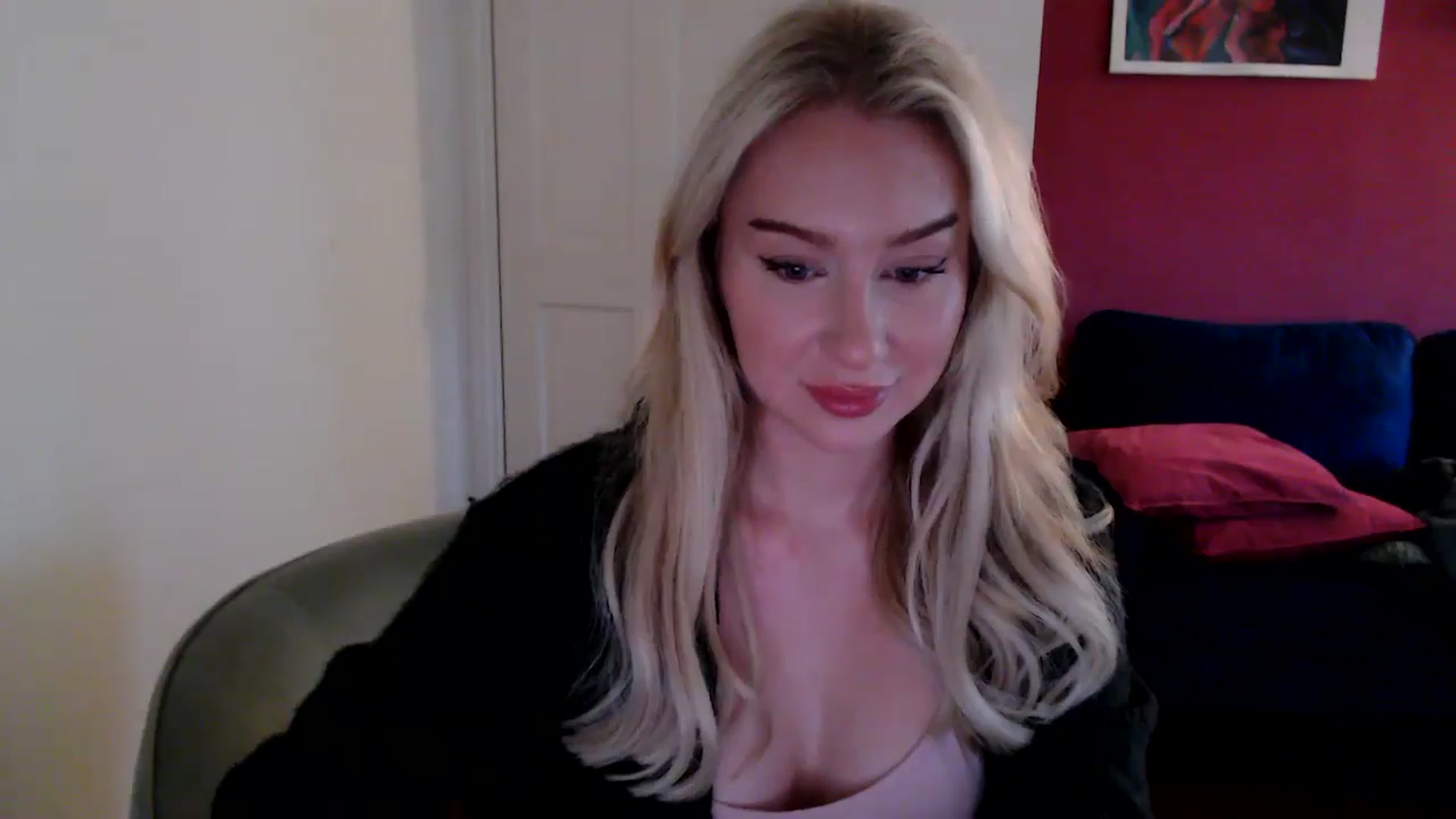 Gallery image thumbnail from PetiteAvax's myfreecams stream on, 10/25/2024, 15:06 image 14 of 20