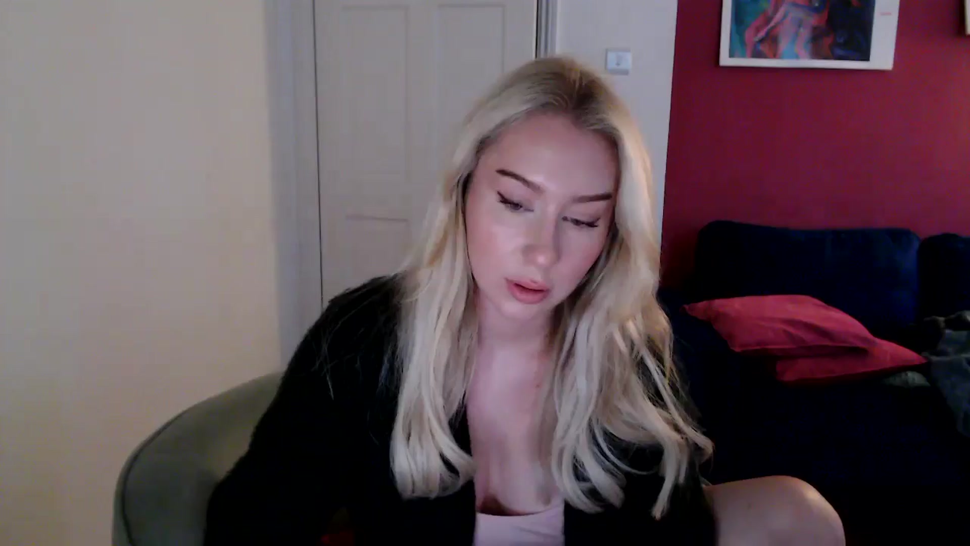 Gallery image thumbnail from PetiteAvax's myfreecams stream on, 10/25/2024, 16:17 image 18 of 20