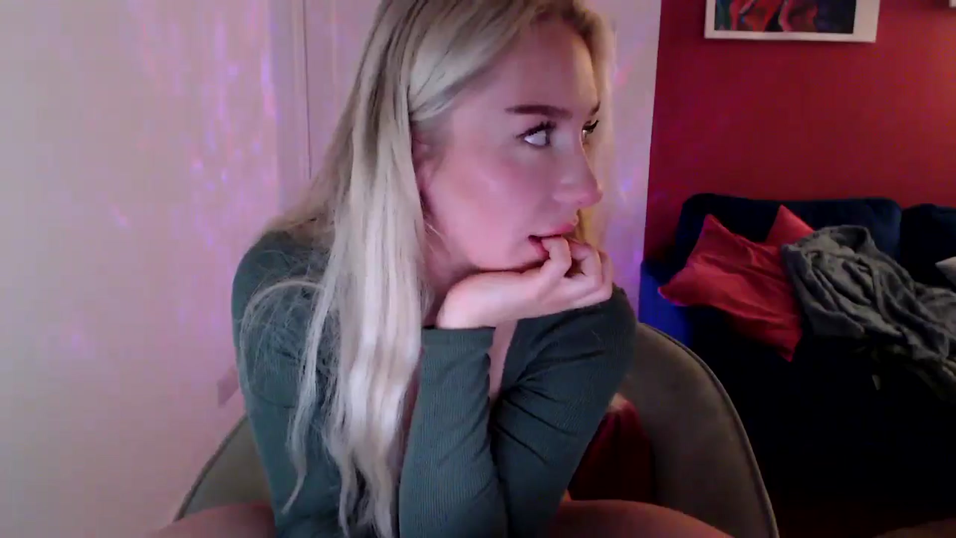 Gallery image thumbnail from PetiteAvax's myfreecams stream on, 10/26/2024, 16:47 image 14 of 20