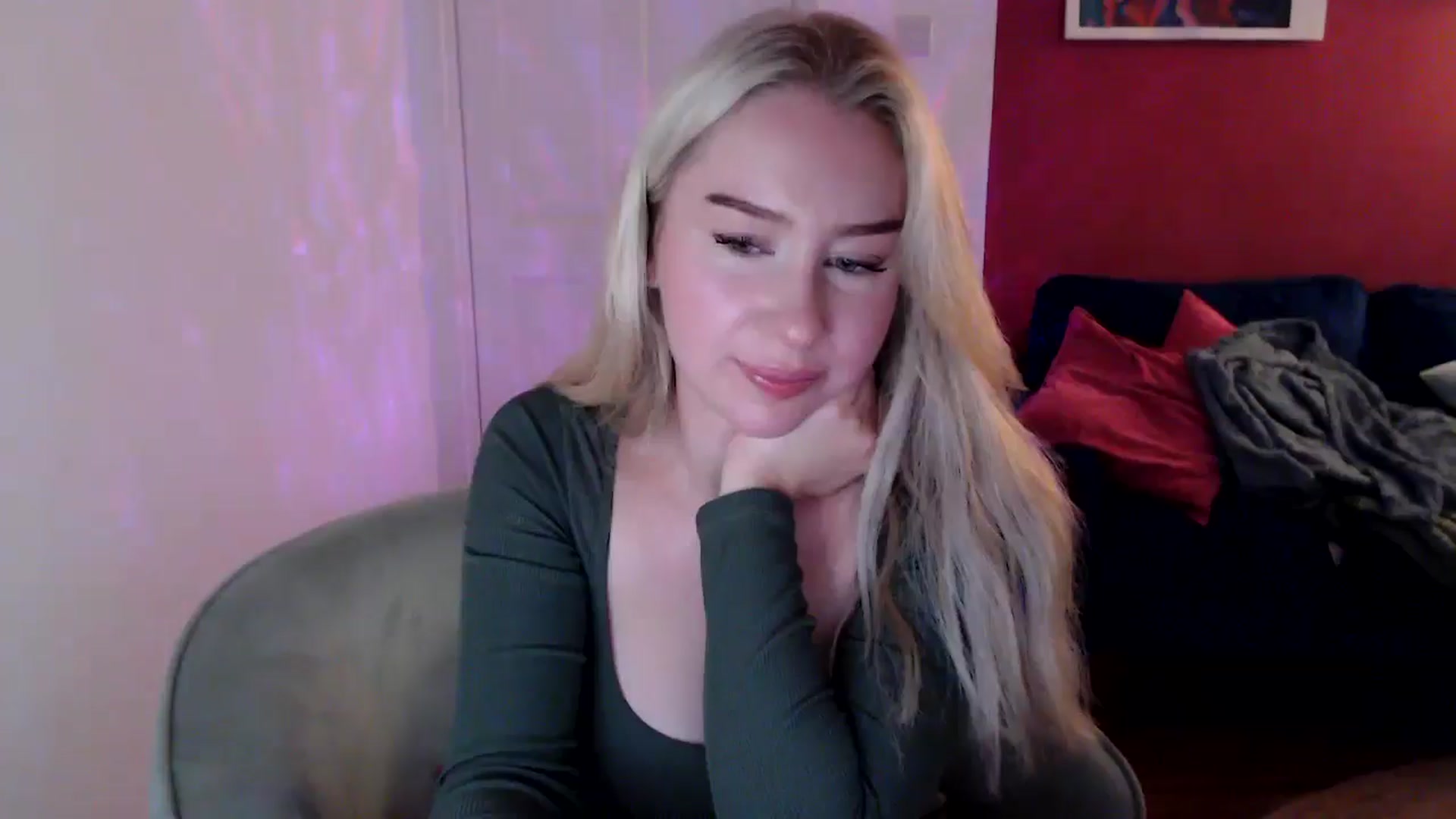 Gallery image thumbnail from PetiteAvax's myfreecams stream on, 10/26/2024, 17:14 image 14 of 20