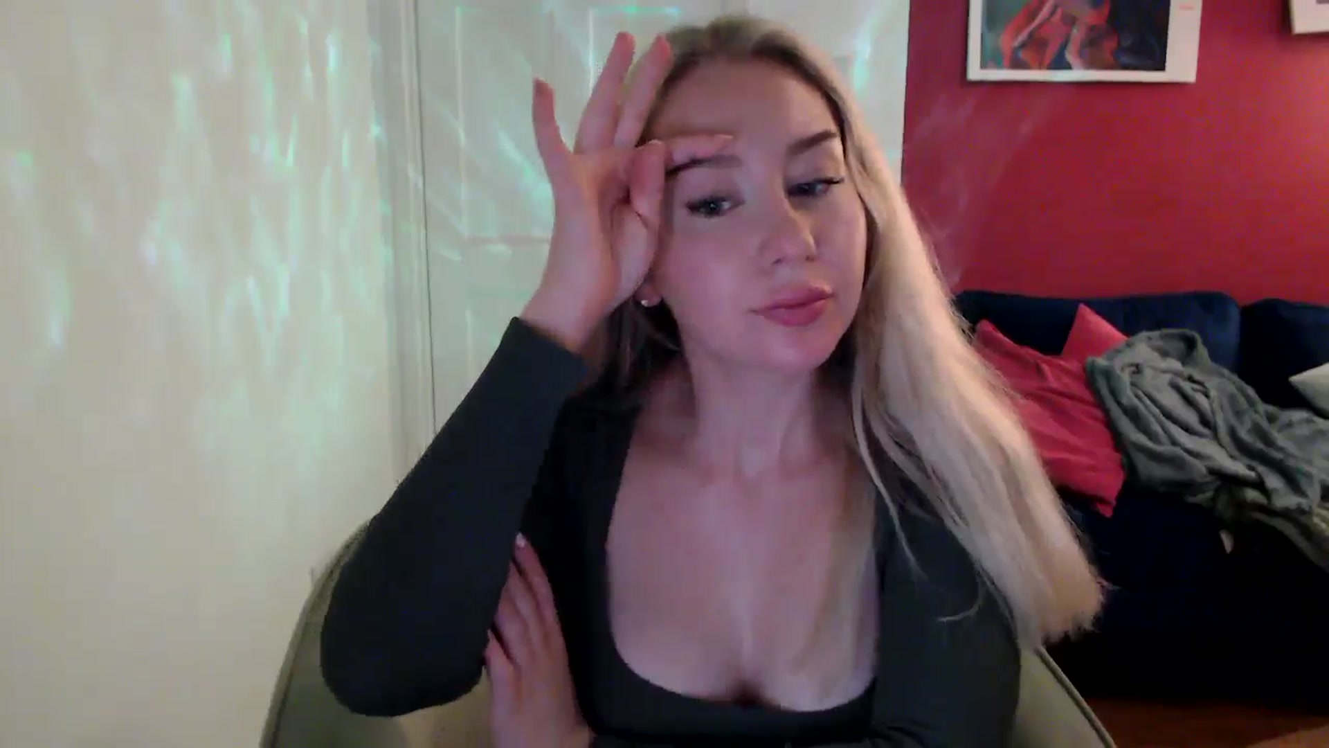 Gallery image thumbnail from PetiteAvax's myfreecams stream on, 10/26/2024, 18:12 image 10 of 20