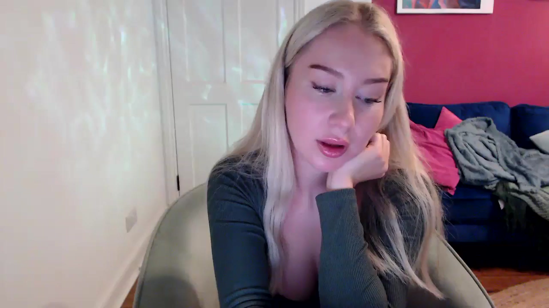Gallery image thumbnail from PetiteAvax's myfreecams stream on, 10/26/2024, 18:12 image 15 of 20