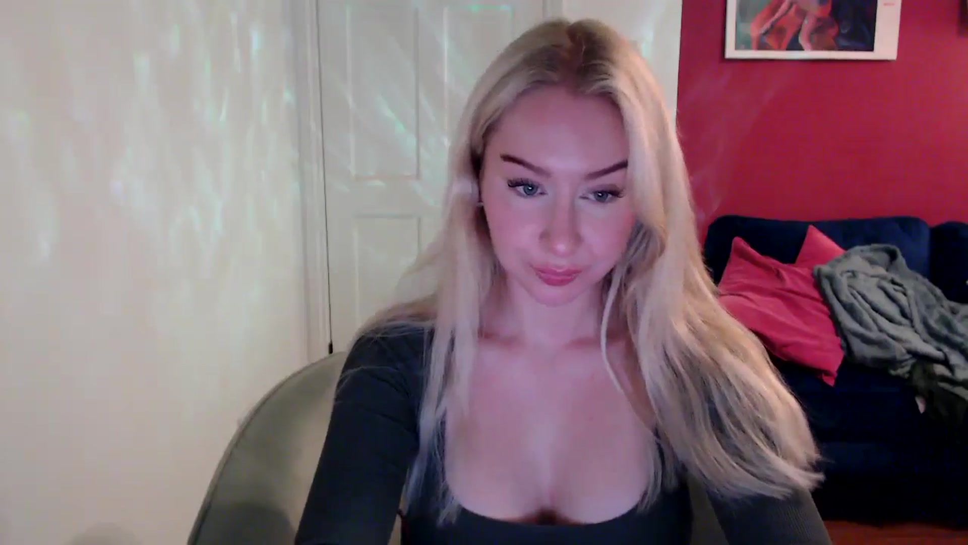 Gallery image thumbnail from PetiteAvax's myfreecams stream on, 10/26/2024, 18:12 image 11 of 20