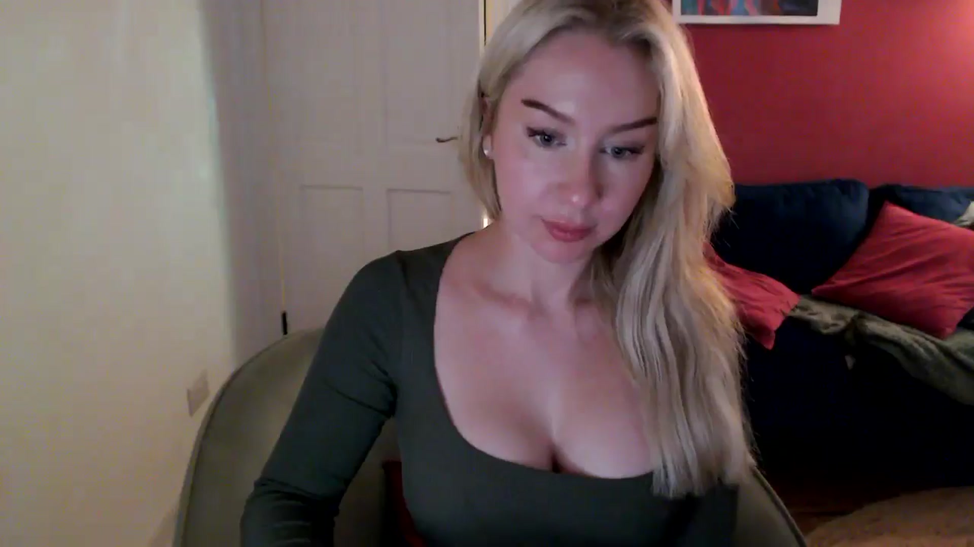 Gallery image thumbnail from PetiteAvax's myfreecams stream on, 10/26/2024, 19:01 image 18 of 20