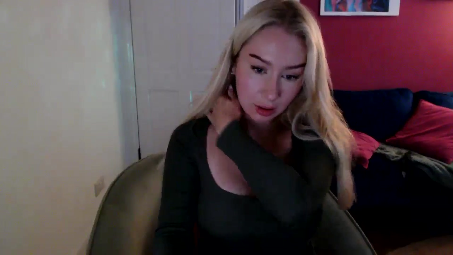 Gallery image thumbnail from PetiteAvax's myfreecams stream on, 10/26/2024, 19:01 image 10 of 20