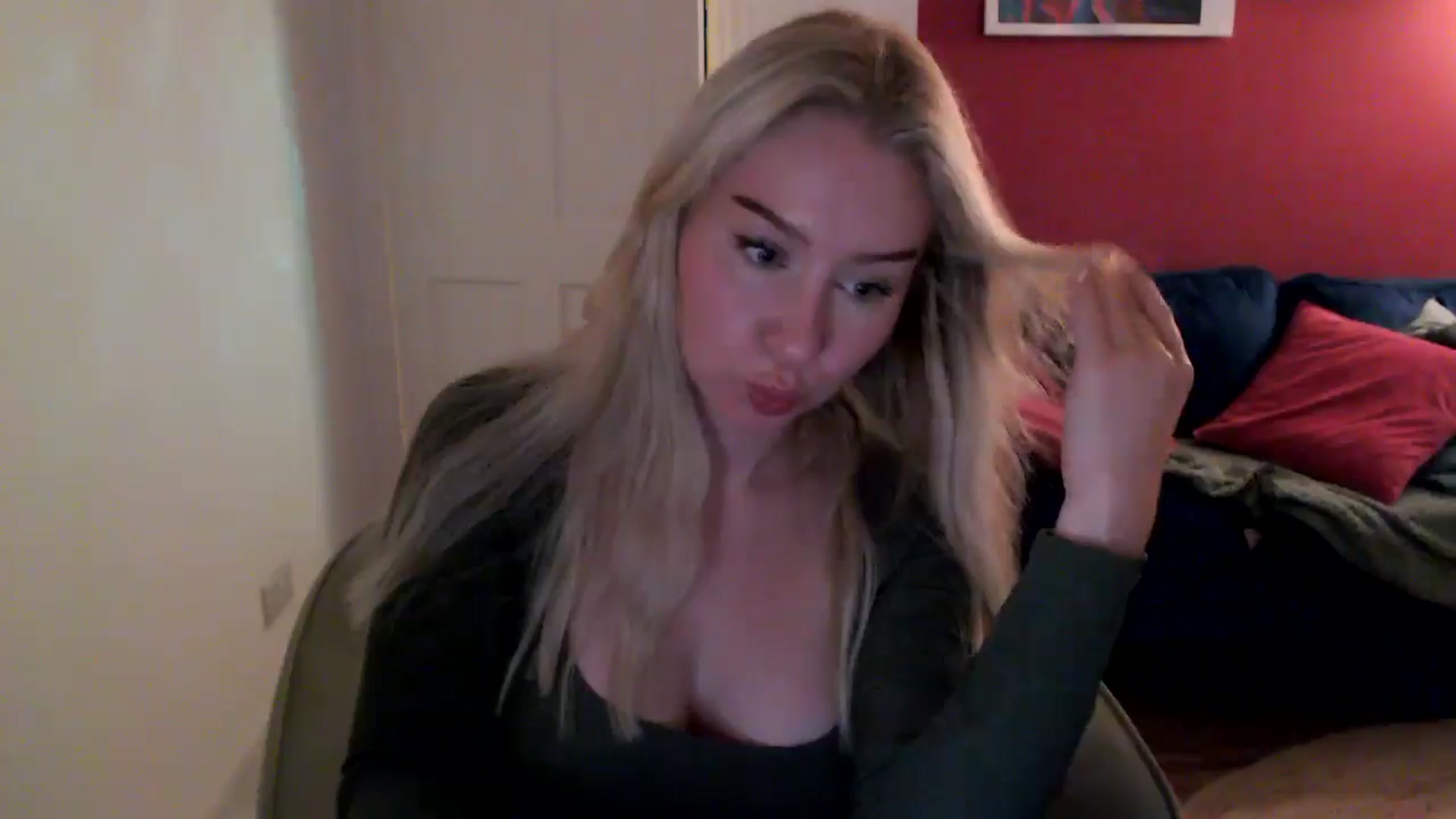 Gallery image thumbnail from PetiteAvax's myfreecams stream on, 10/26/2024, 19:01 image 20 of 20