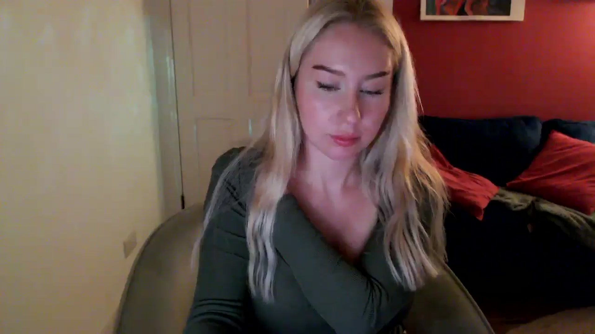 Gallery image thumbnail from PetiteAvax's myfreecams stream on, 10/26/2024, 19:01 image 11 of 20