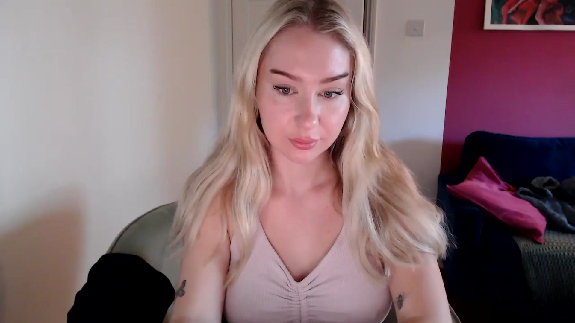 Gallery image thumbnail from PetiteAvax's myfreecams stream on, 10/27/2024, 08:41 image 15 of 20