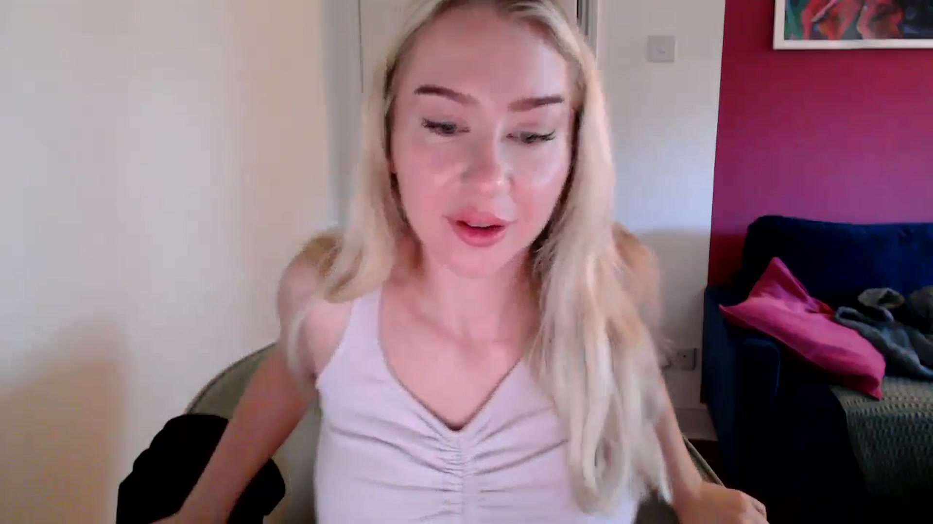 Gallery image thumbnail from PetiteAvax's myfreecams stream on, 10/27/2024, 08:41 image 8 of 20
