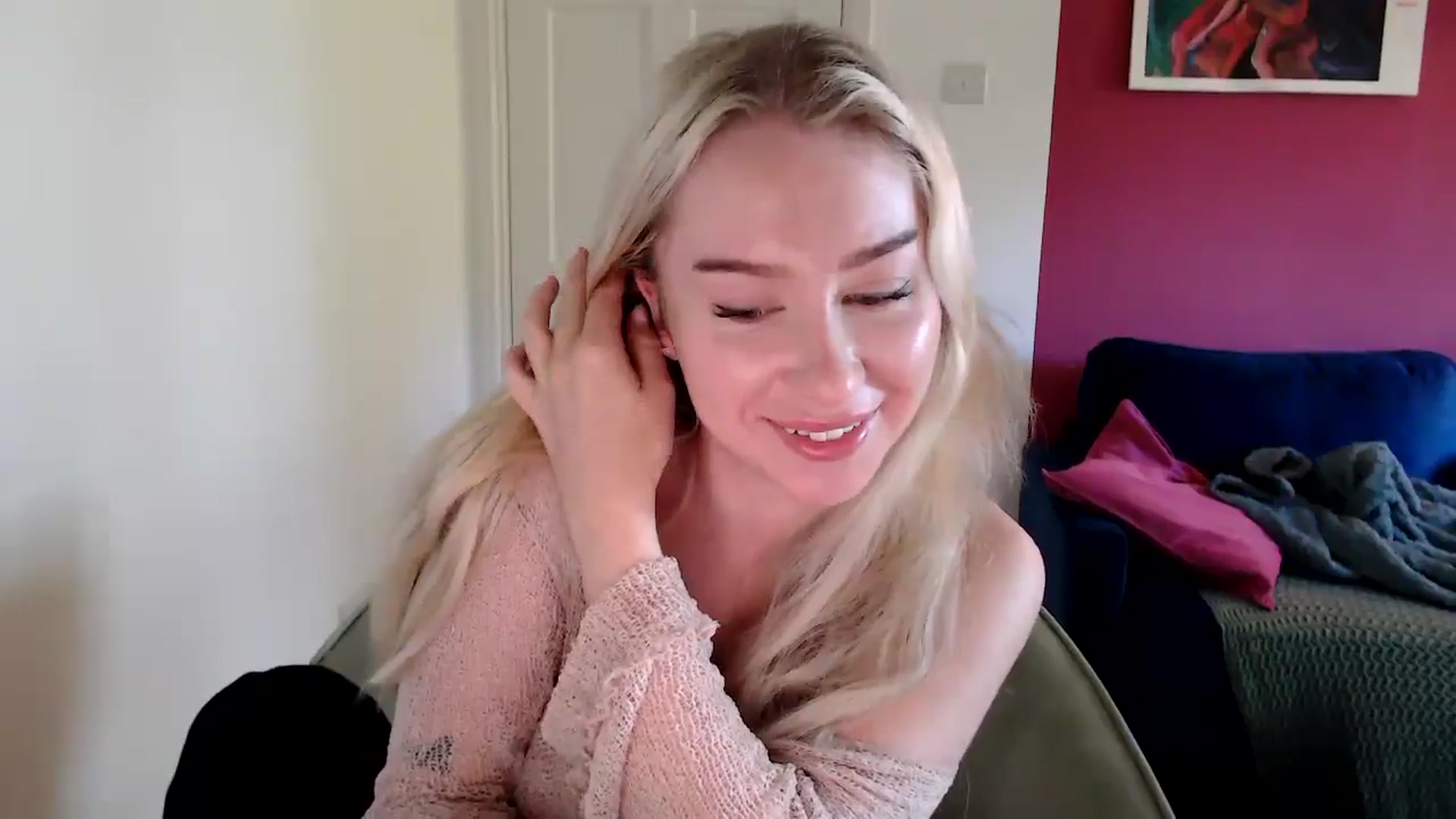 Gallery image thumbnail from PetiteAvax's myfreecams stream on, 10/27/2024, 09:41 image 14 of 20