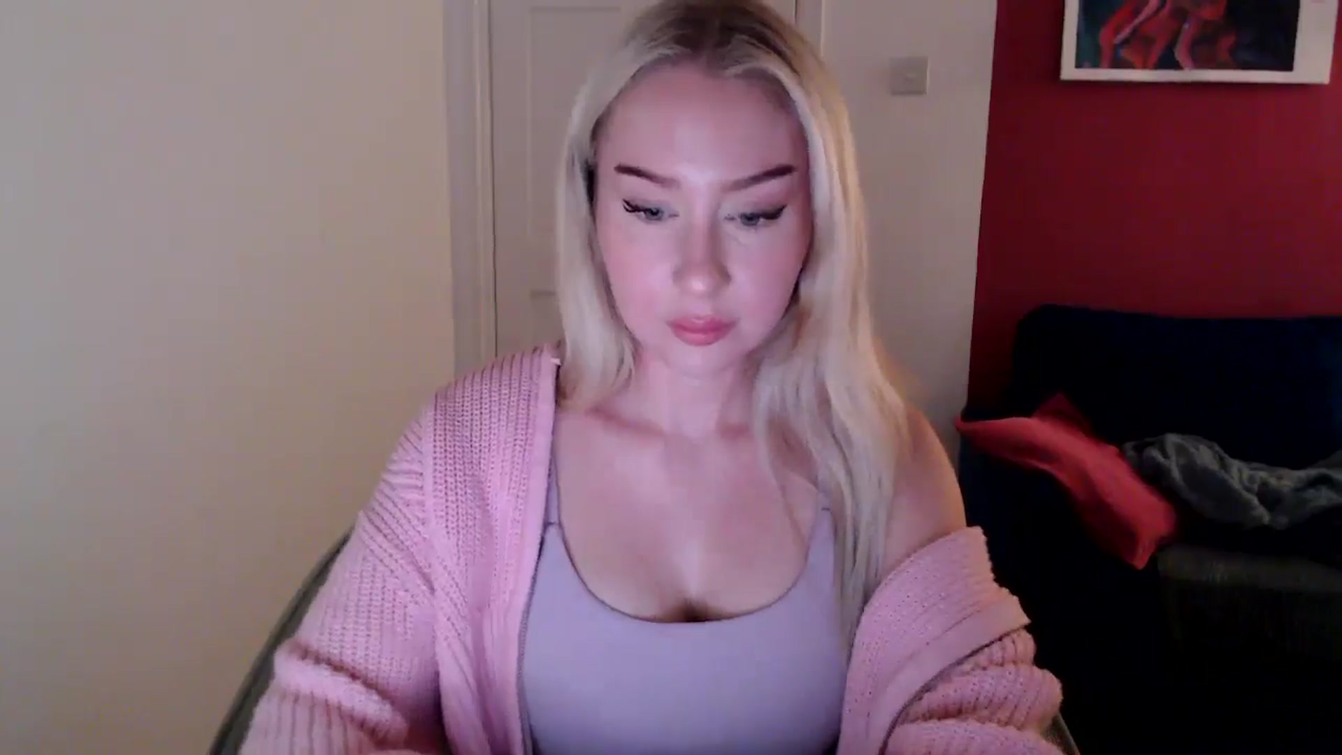 Gallery image thumbnail from PetiteAvax's myfreecams stream on, 10/27/2024, 17:21 image 12 of 20