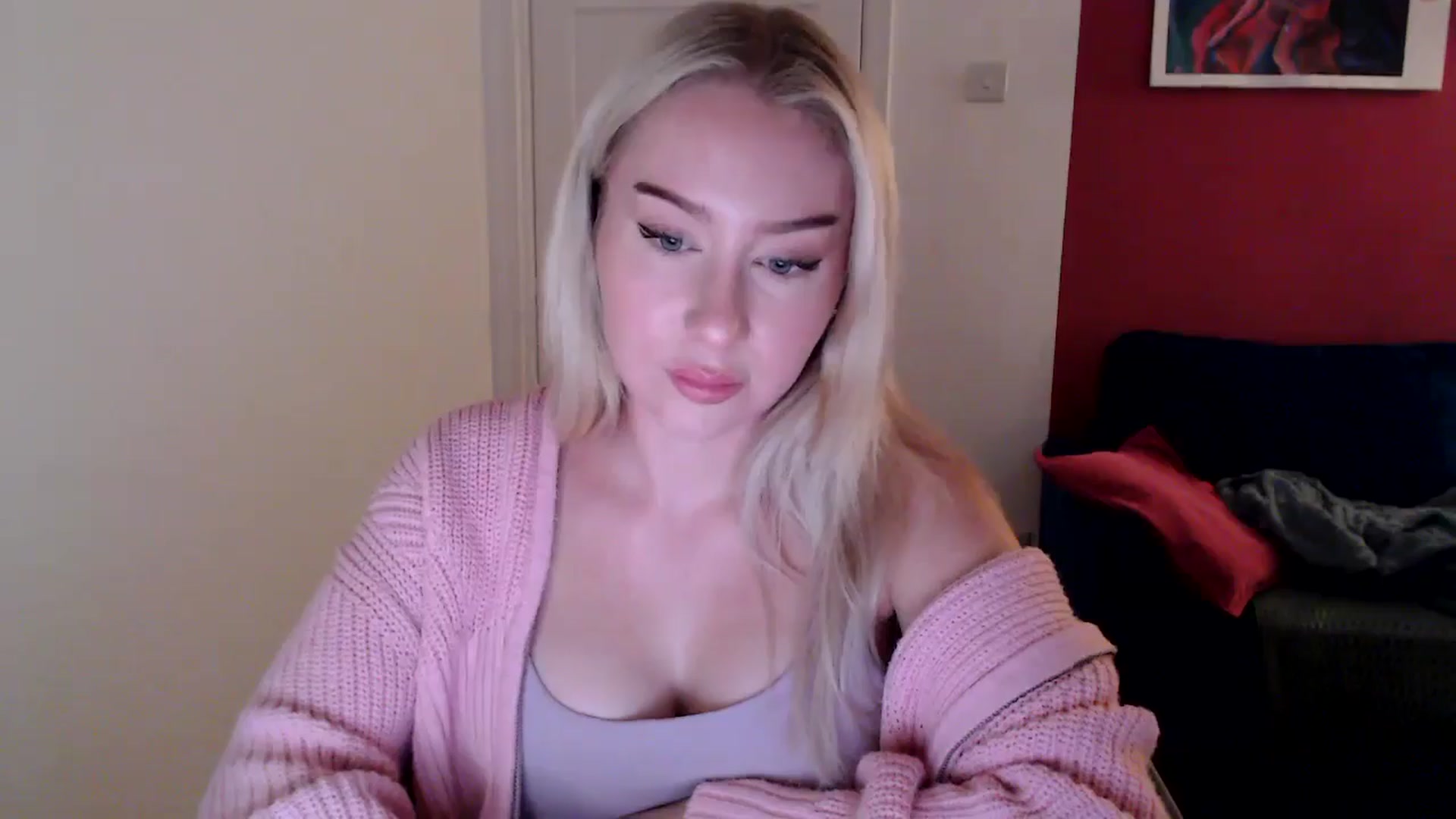 Gallery image thumbnail from PetiteAvax's myfreecams stream on, 10/27/2024, 17:21 image 13 of 20