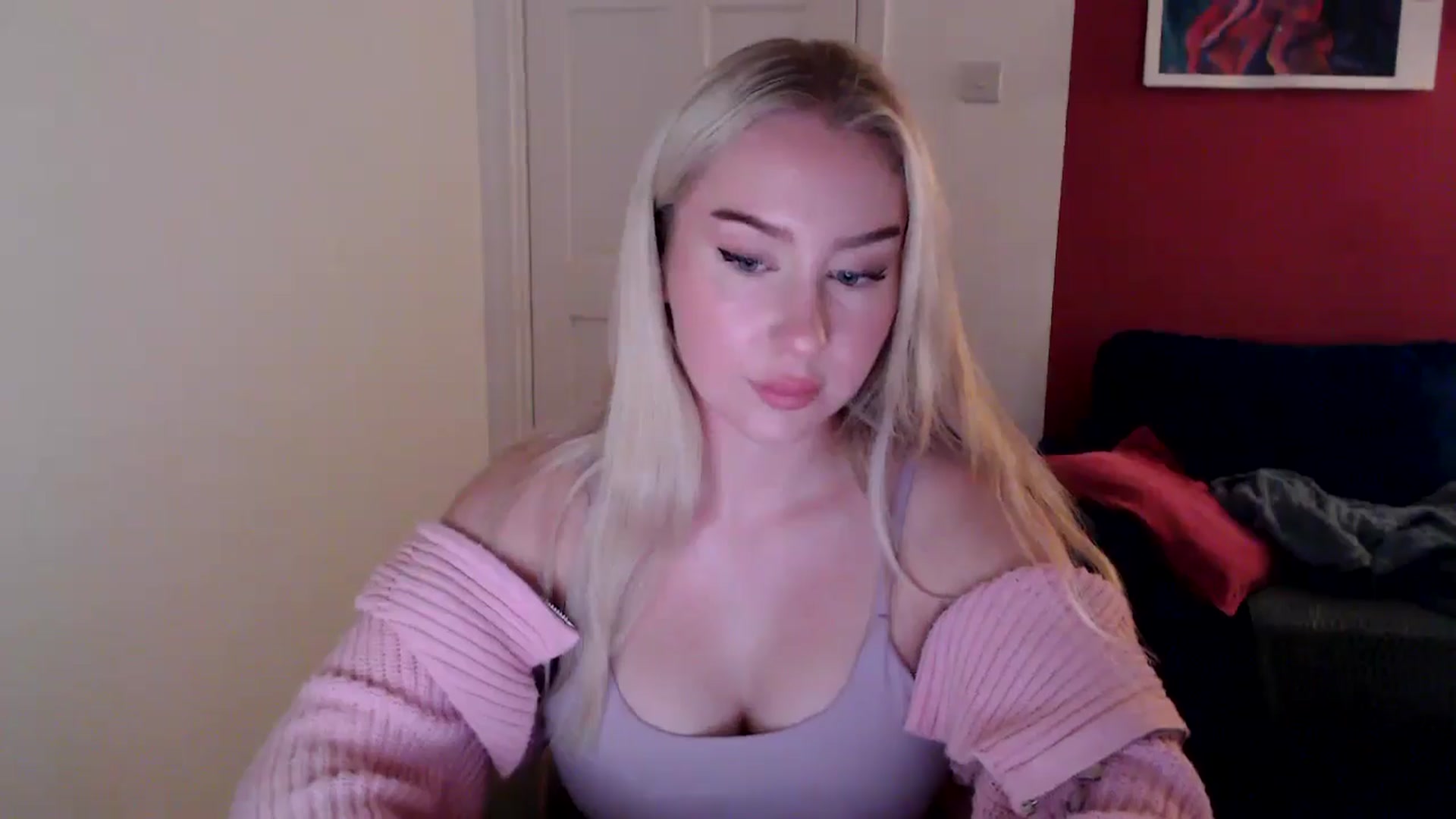 Gallery image thumbnail from PetiteAvax's myfreecams stream on, 10/27/2024, 17:21 image 18 of 20