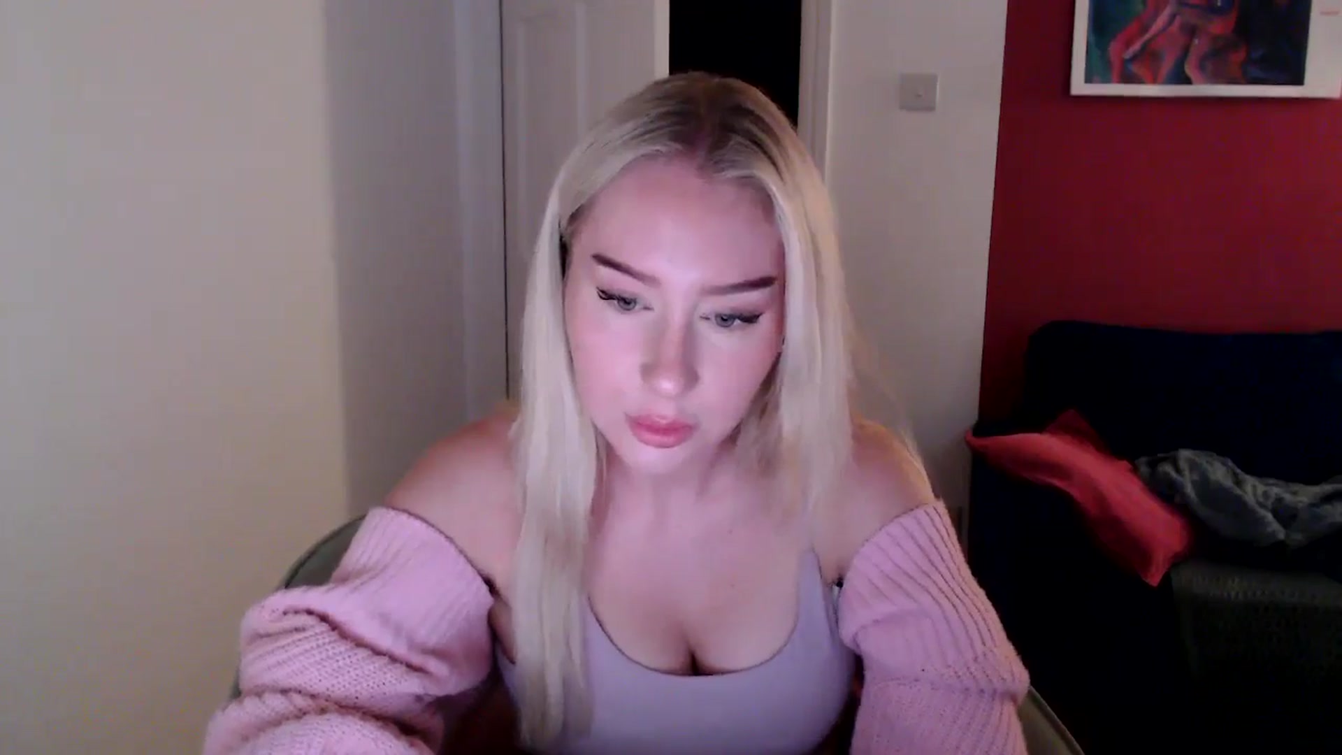 Gallery image thumbnail from PetiteAvax's myfreecams stream on, 10/27/2024, 17:21 image 6 of 20