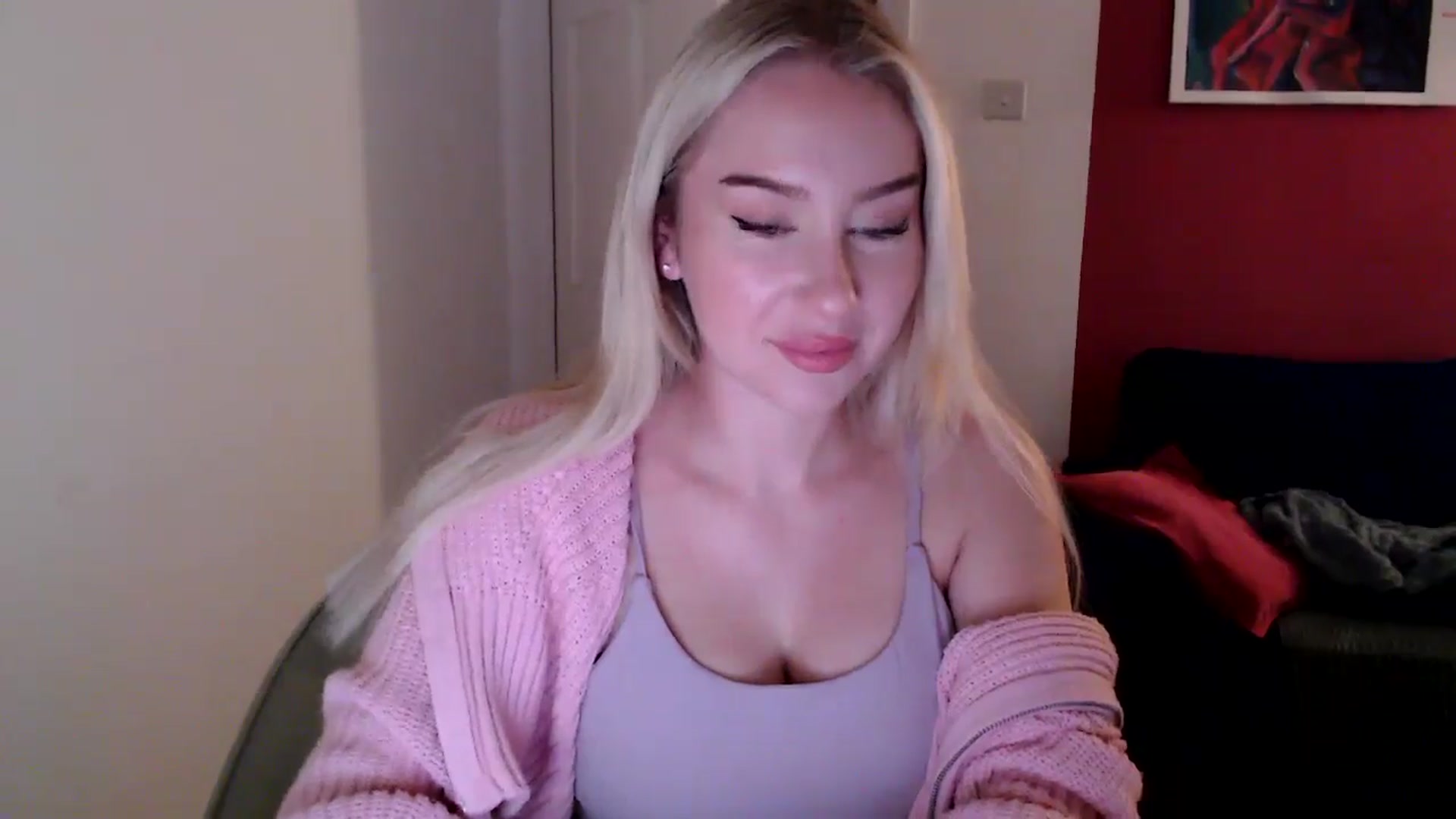 Gallery image thumbnail from PetiteAvax's myfreecams stream on, 10/27/2024, 17:21 image 2 of 20