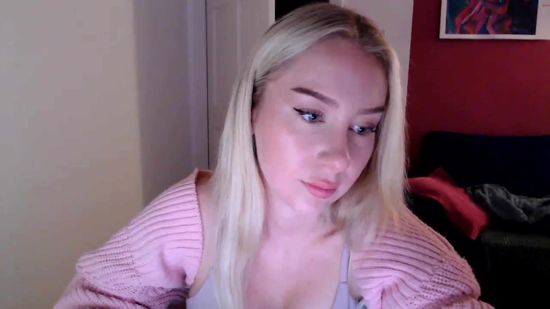 Gallery image thumbnail from PetiteAvax's myfreecams stream on, 10/27/2024, 17:21 image 5 of 20
