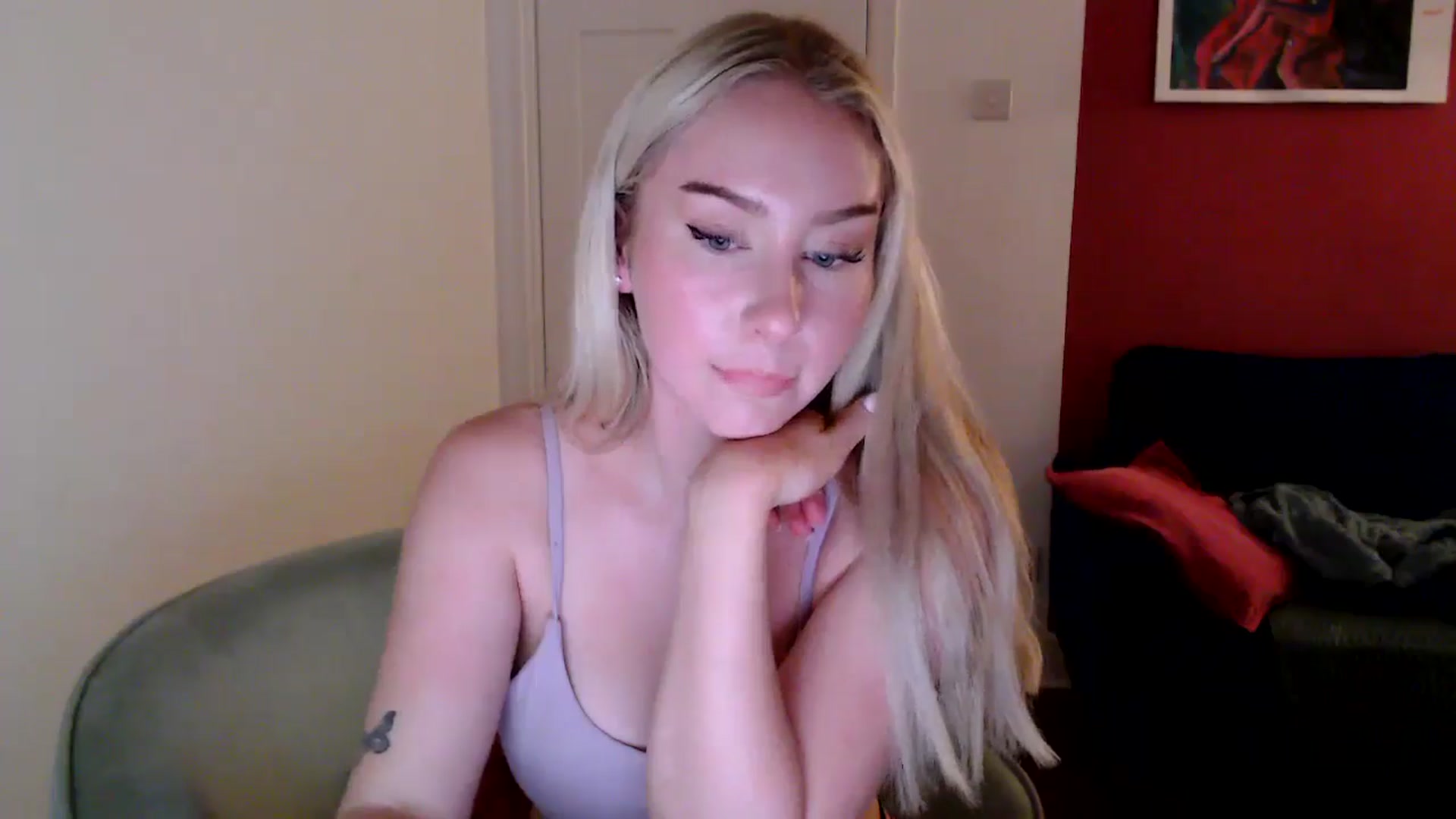 Gallery image thumbnail from PetiteAvax's myfreecams stream on, 10/27/2024, 18:59 image 4 of 20