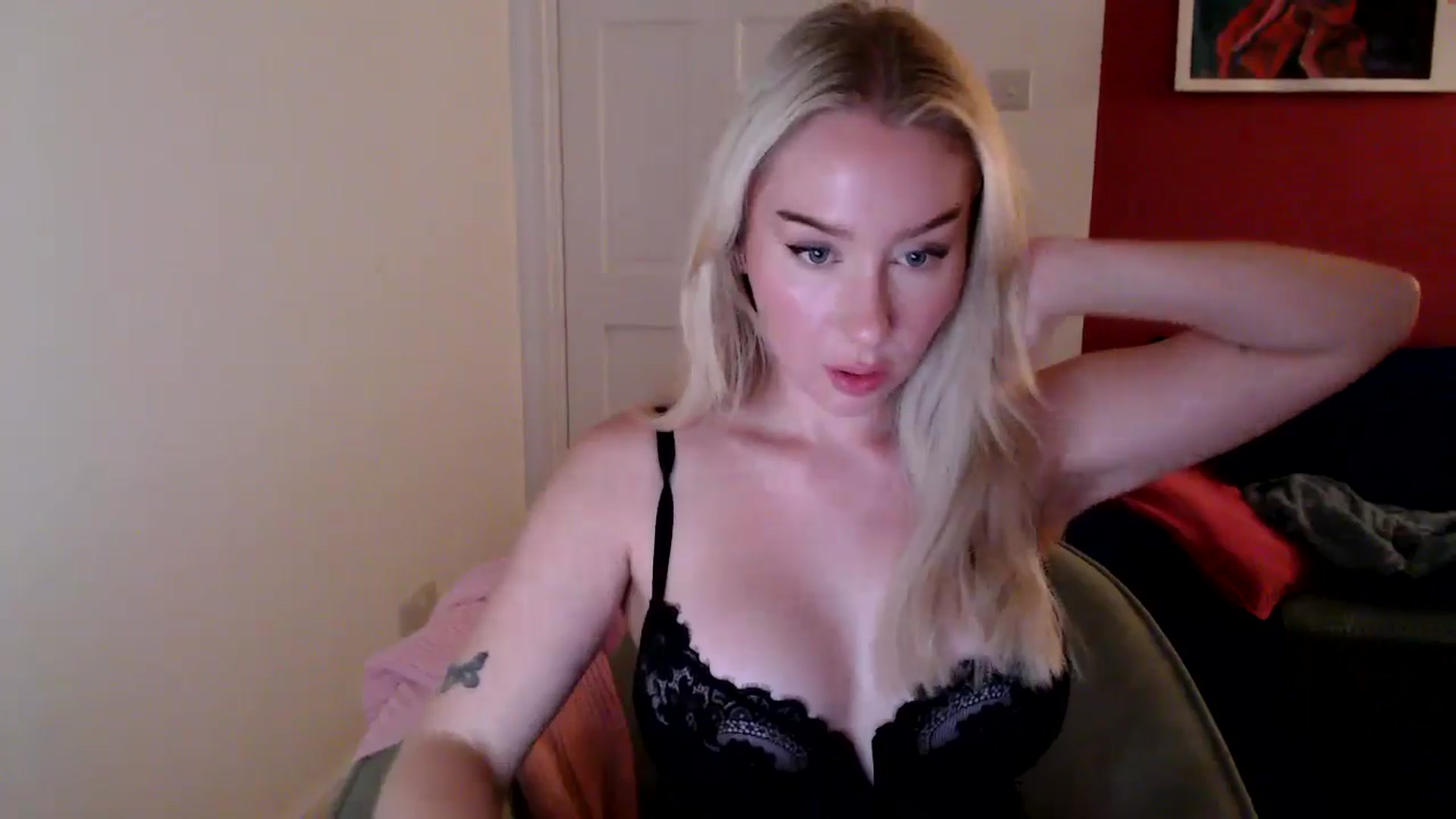 Gallery image thumbnail from PetiteAvax's myfreecams stream on, 10/27/2024, 19:58 image 2 of 20