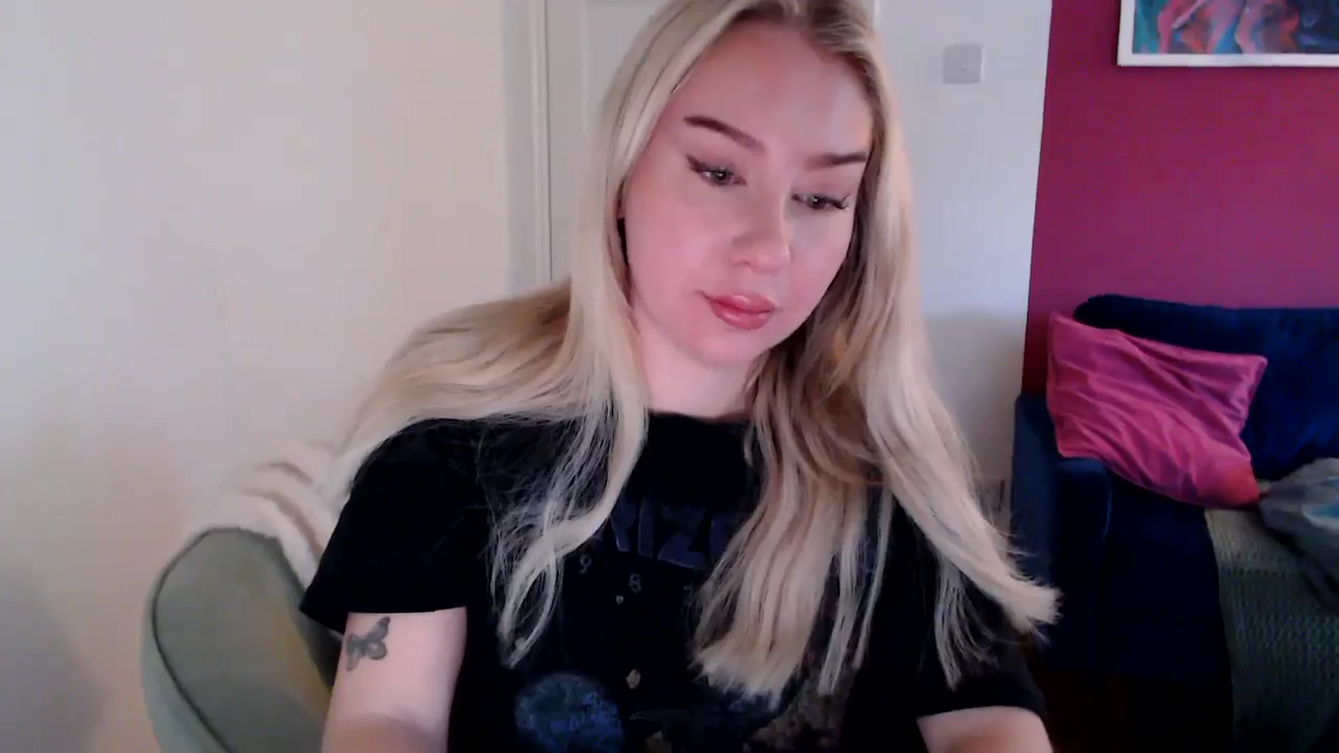 Gallery image thumbnail from PetiteAvax's myfreecams stream on, 10/28/2024, 08:29 image 5 of 20