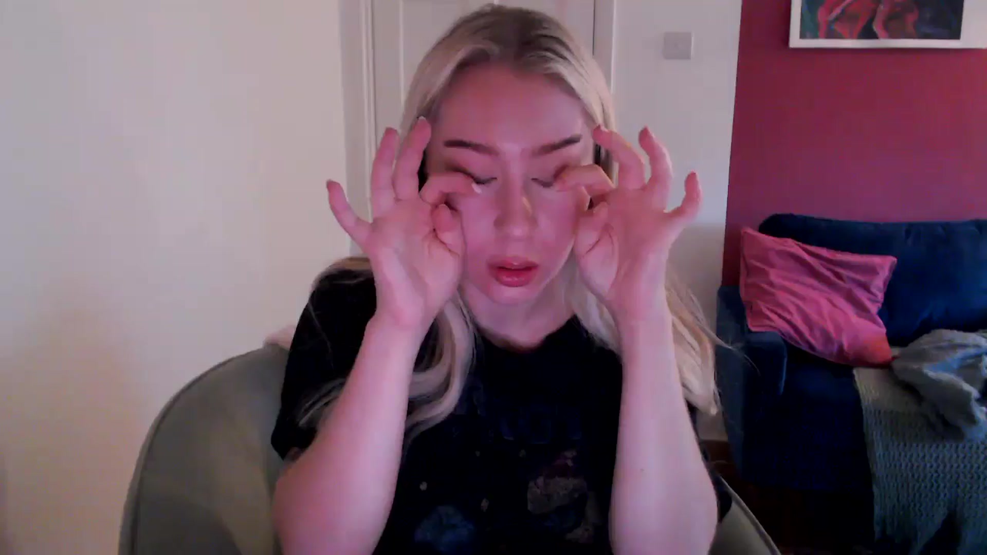 Gallery image thumbnail from PetiteAvax's myfreecams stream on, 10/28/2024, 08:29 image 3 of 20