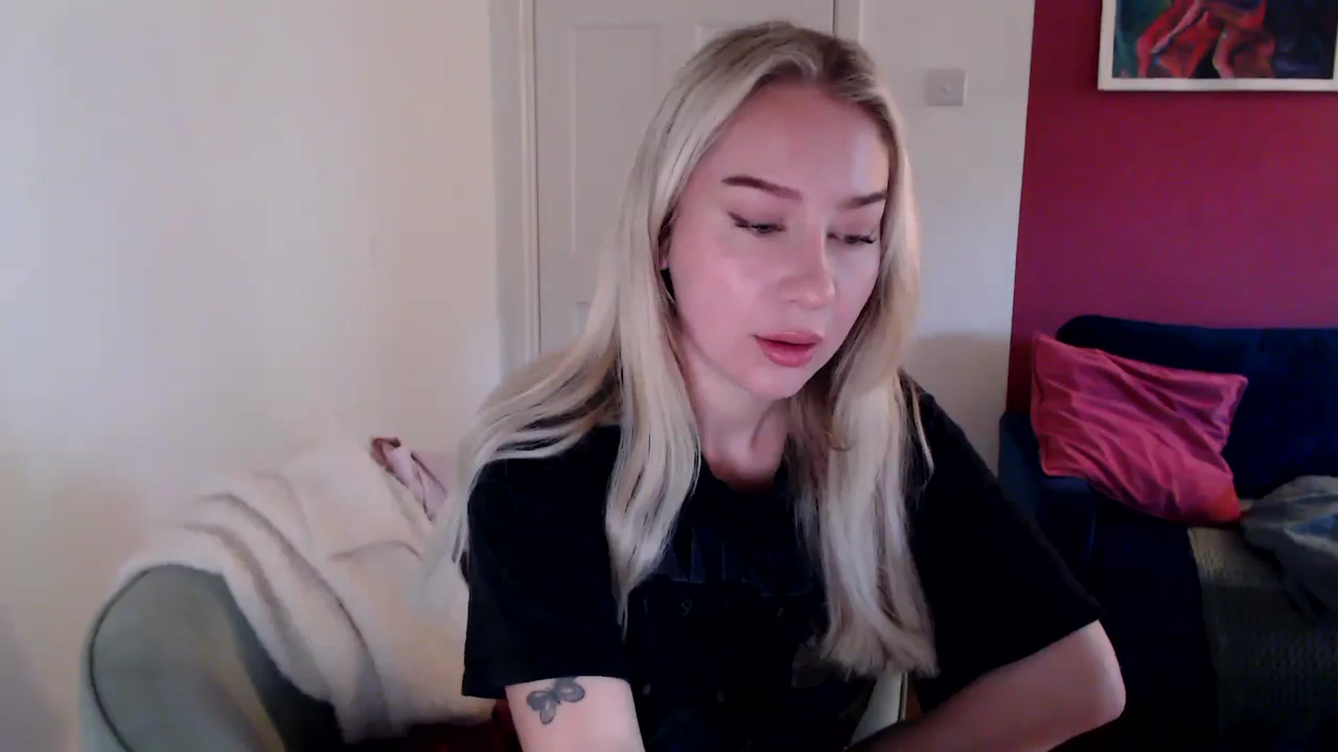 Gallery image thumbnail from PetiteAvax's myfreecams stream on, 10/28/2024, 08:29 image 9 of 20
