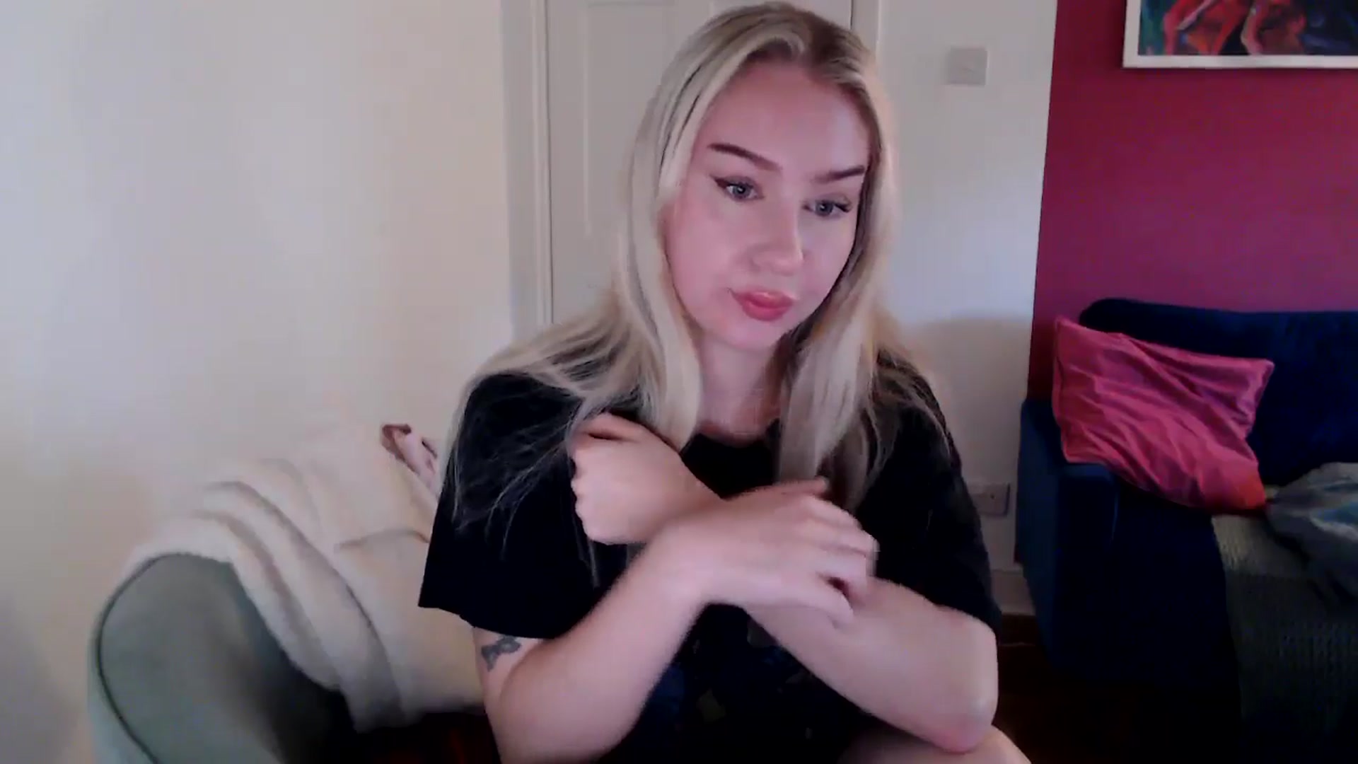 Gallery image thumbnail from PetiteAvax's myfreecams stream on, 10/28/2024, 08:29 image 7 of 20