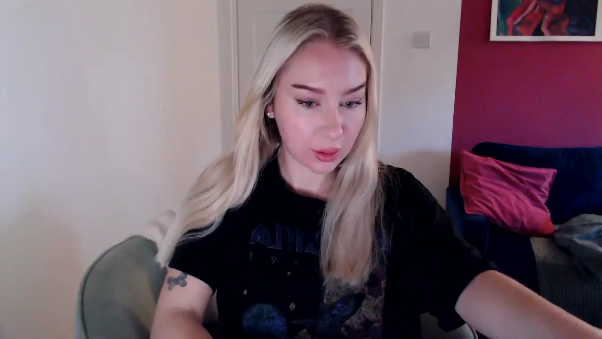 Gallery image thumbnail from PetiteAvax's myfreecams stream on, 10/28/2024, 08:29 image 11 of 20