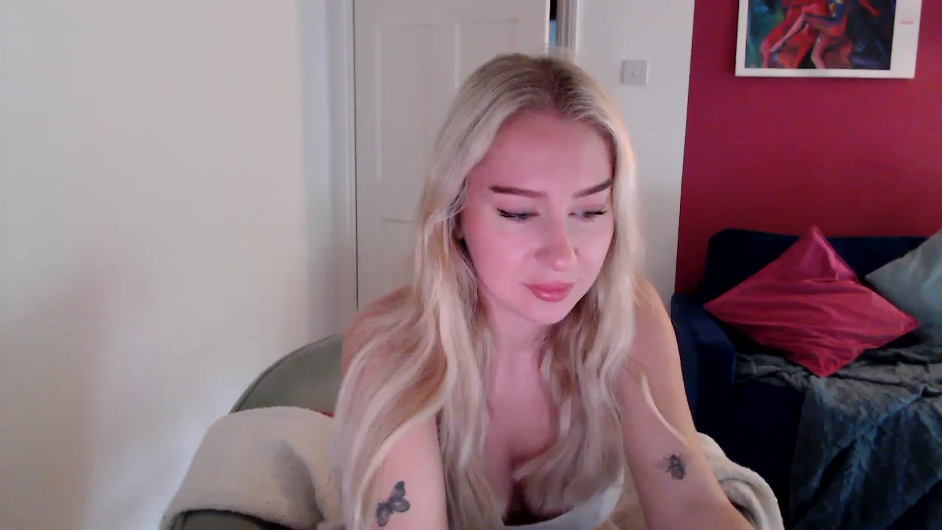 Gallery image thumbnail from PetiteAvax's myfreecams stream on, 10/29/2024, 10:20 image 18 of 20
