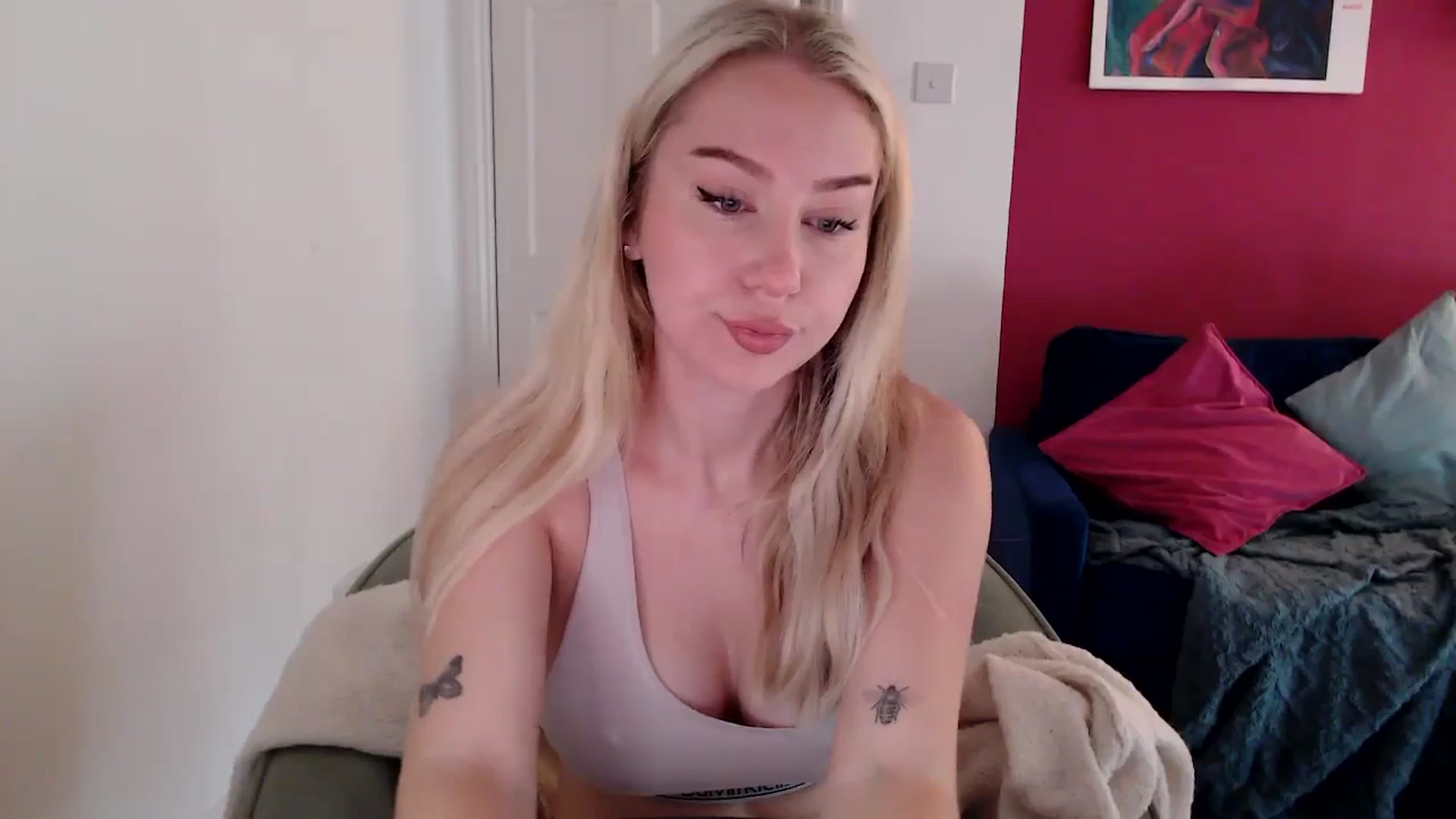Gallery image thumbnail from PetiteAvax's myfreecams stream on, 10/29/2024, 10:20 image 2 of 20