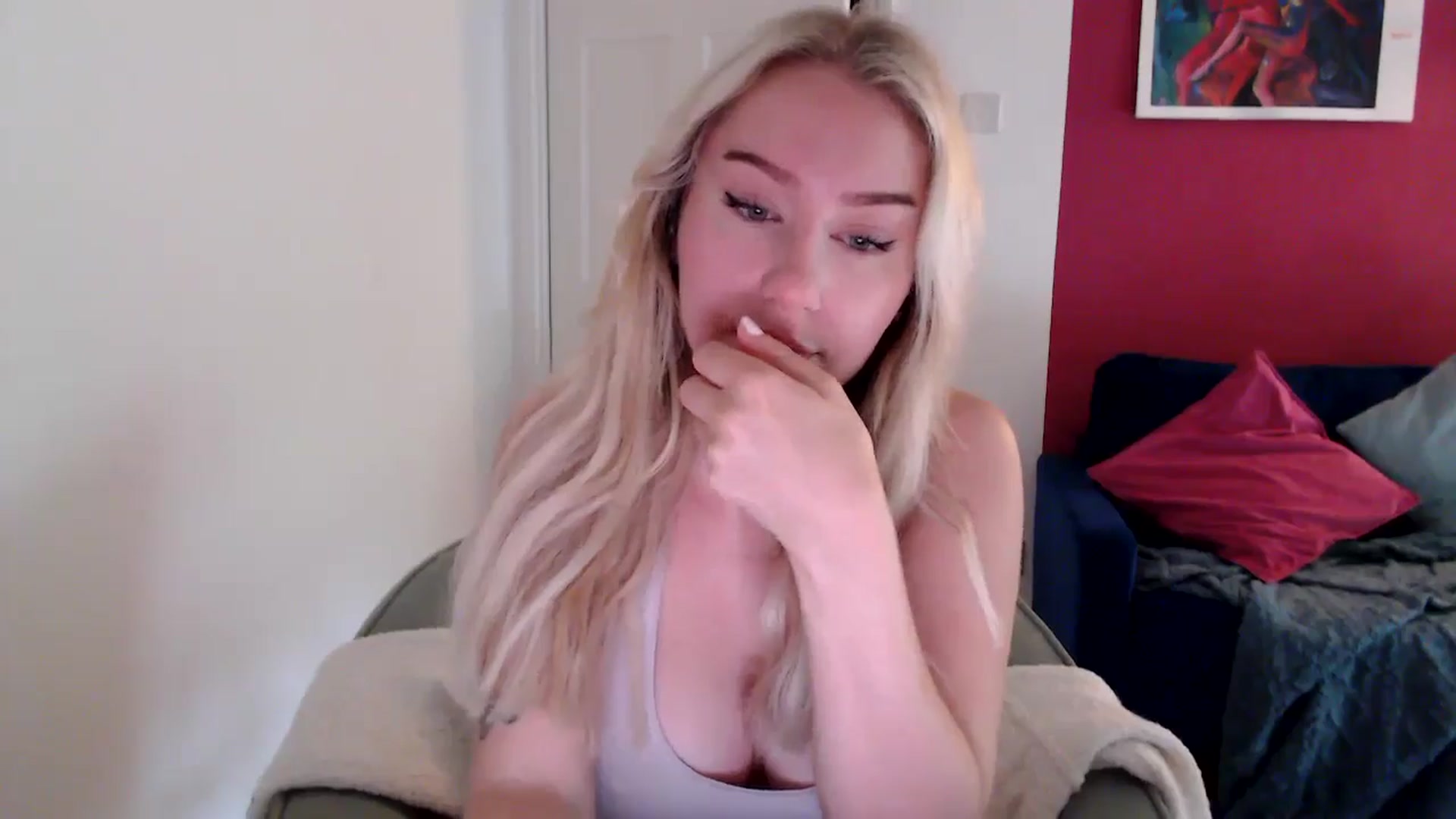 Gallery image thumbnail from PetiteAvax's myfreecams stream on, 10/29/2024, 10:20 image 17 of 20