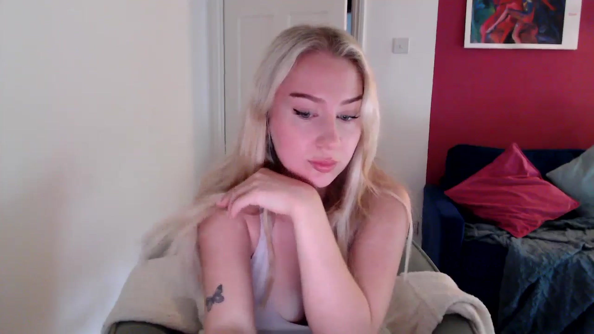 Gallery image thumbnail from PetiteAvax's myfreecams stream on, 10/29/2024, 10:20 image 15 of 20