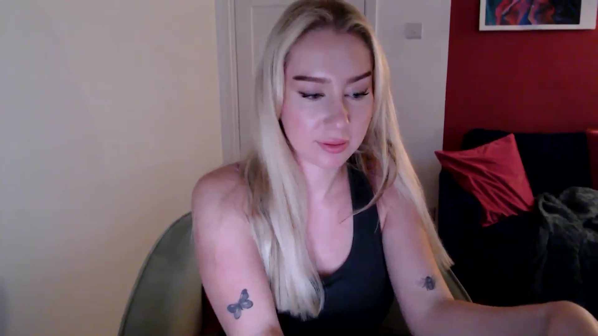 Gallery image thumbnail from PetiteAvax's myfreecams stream on, 10/30/2024, 14:43 image 12 of 20