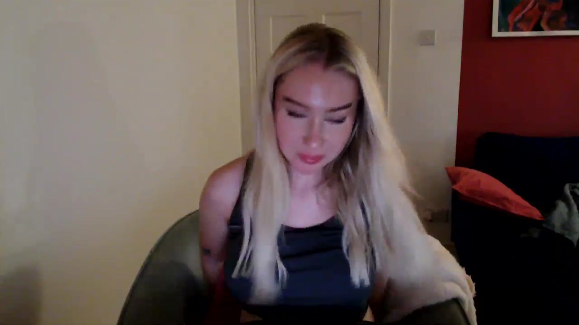 Gallery image thumbnail from PetiteAvax's myfreecams stream on, 10/30/2024, 16:46 image 10 of 20