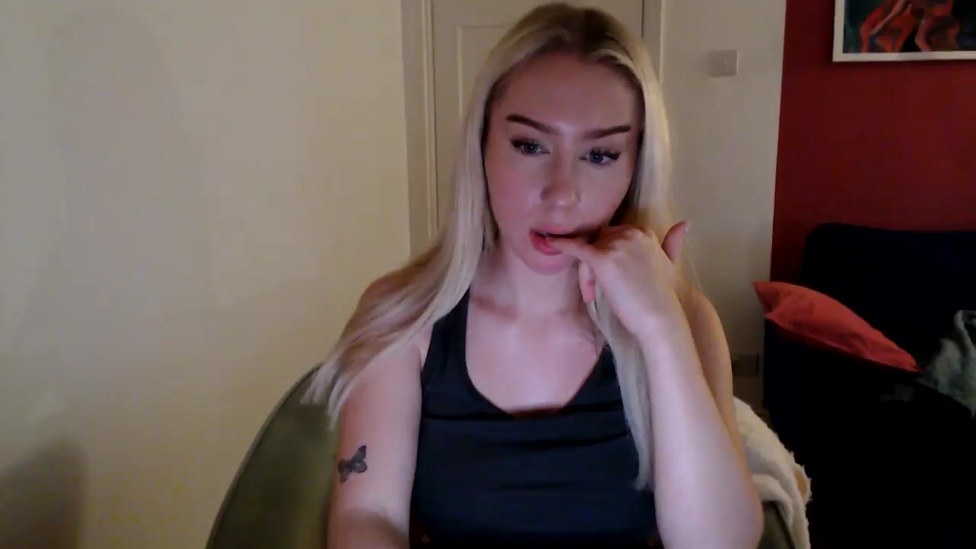 Gallery image thumbnail from PetiteAvax's myfreecams stream on, 10/30/2024, 16:46 image 9 of 20