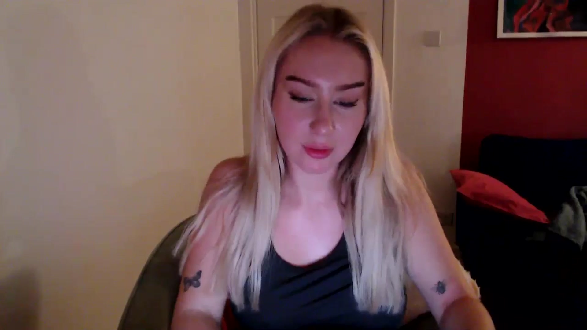 Gallery image thumbnail from PetiteAvax's myfreecams stream on, 10/30/2024, 16:46 image 16 of 20