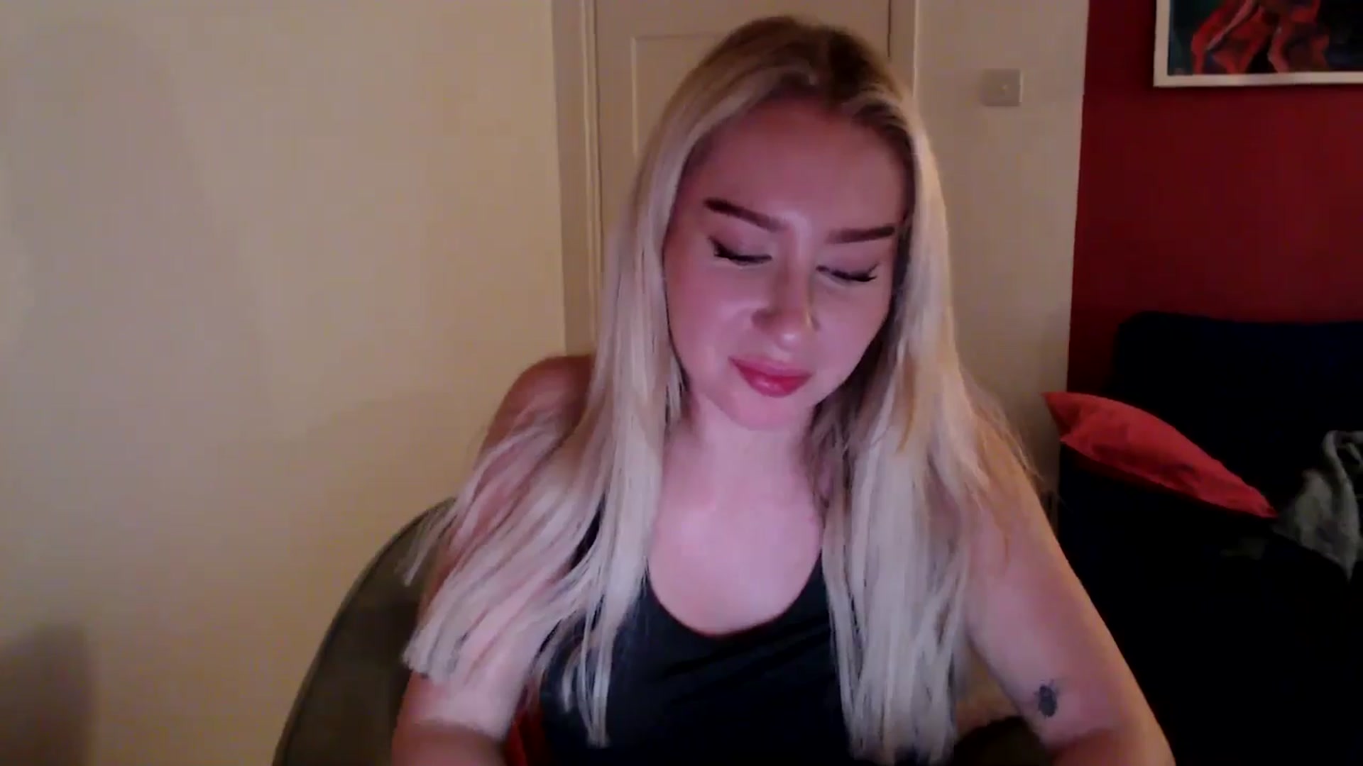 Gallery image thumbnail from PetiteAvax's myfreecams stream on, 10/30/2024, 16:46 image 15 of 20