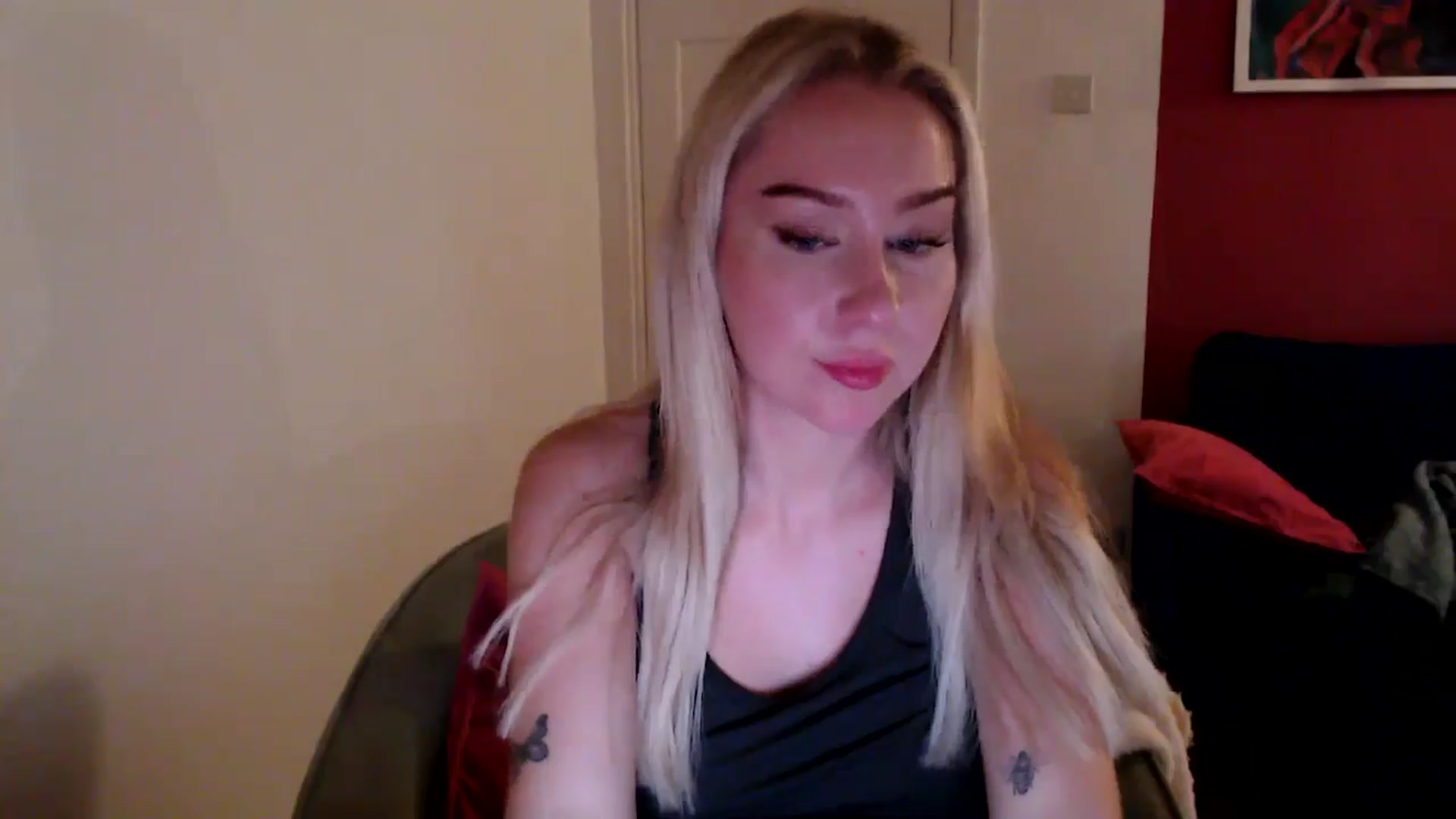 Gallery image thumbnail from PetiteAvax's myfreecams stream on, 10/30/2024, 16:46 image 14 of 20